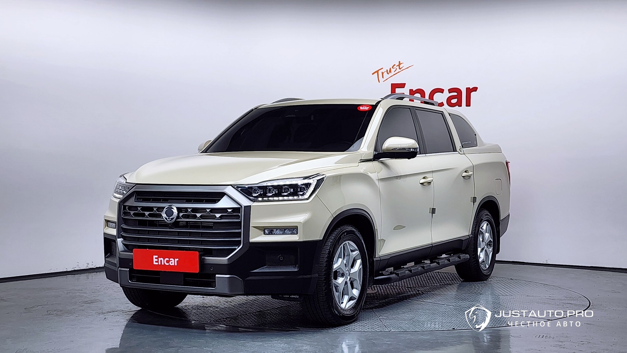 Автомобиль KG_Mobility_Ssangyong Rexton