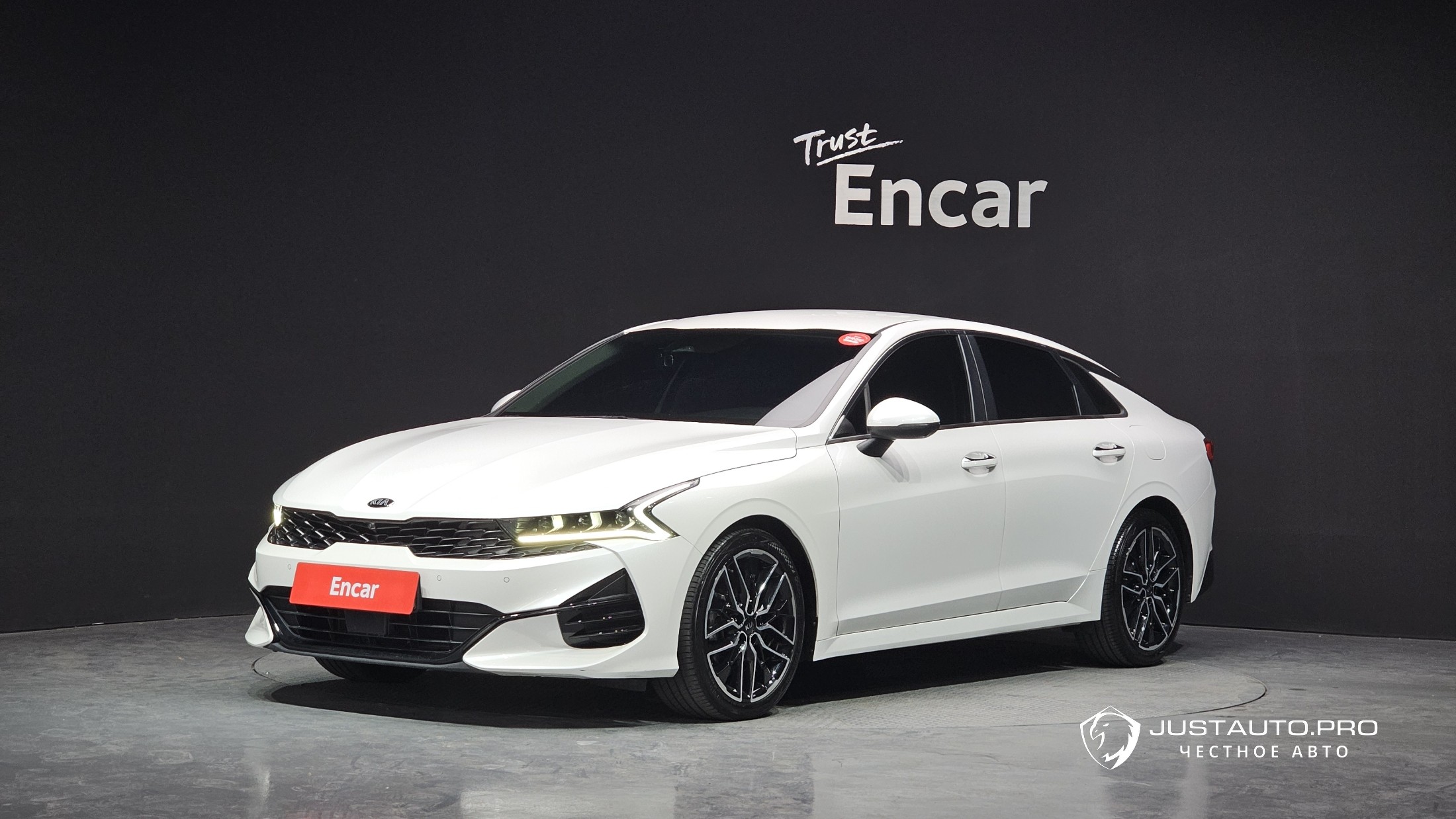 Автомобиль Kia K5