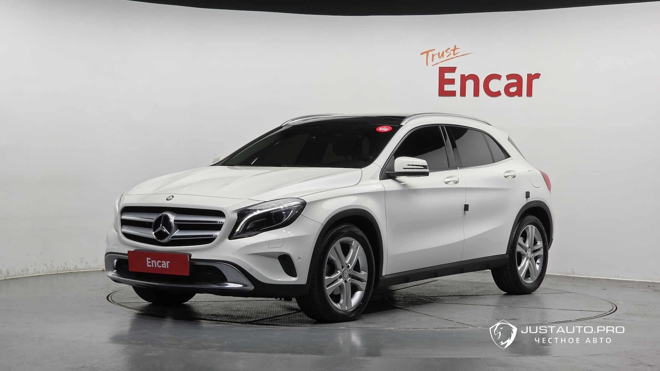 Автомобиль Mercedes-Benz GLA-Class