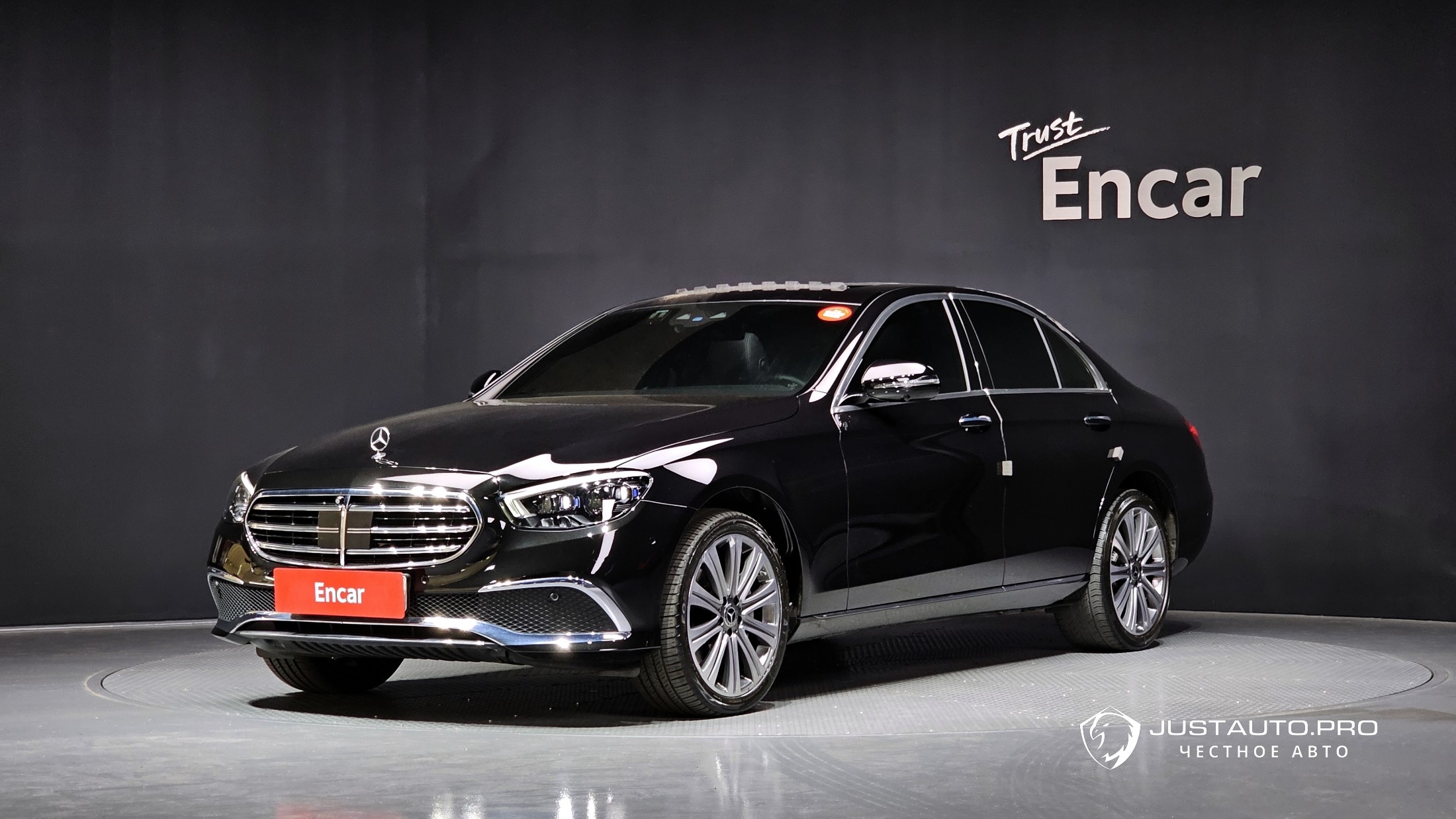 Автомобиль Mercedes-Benz E-Class