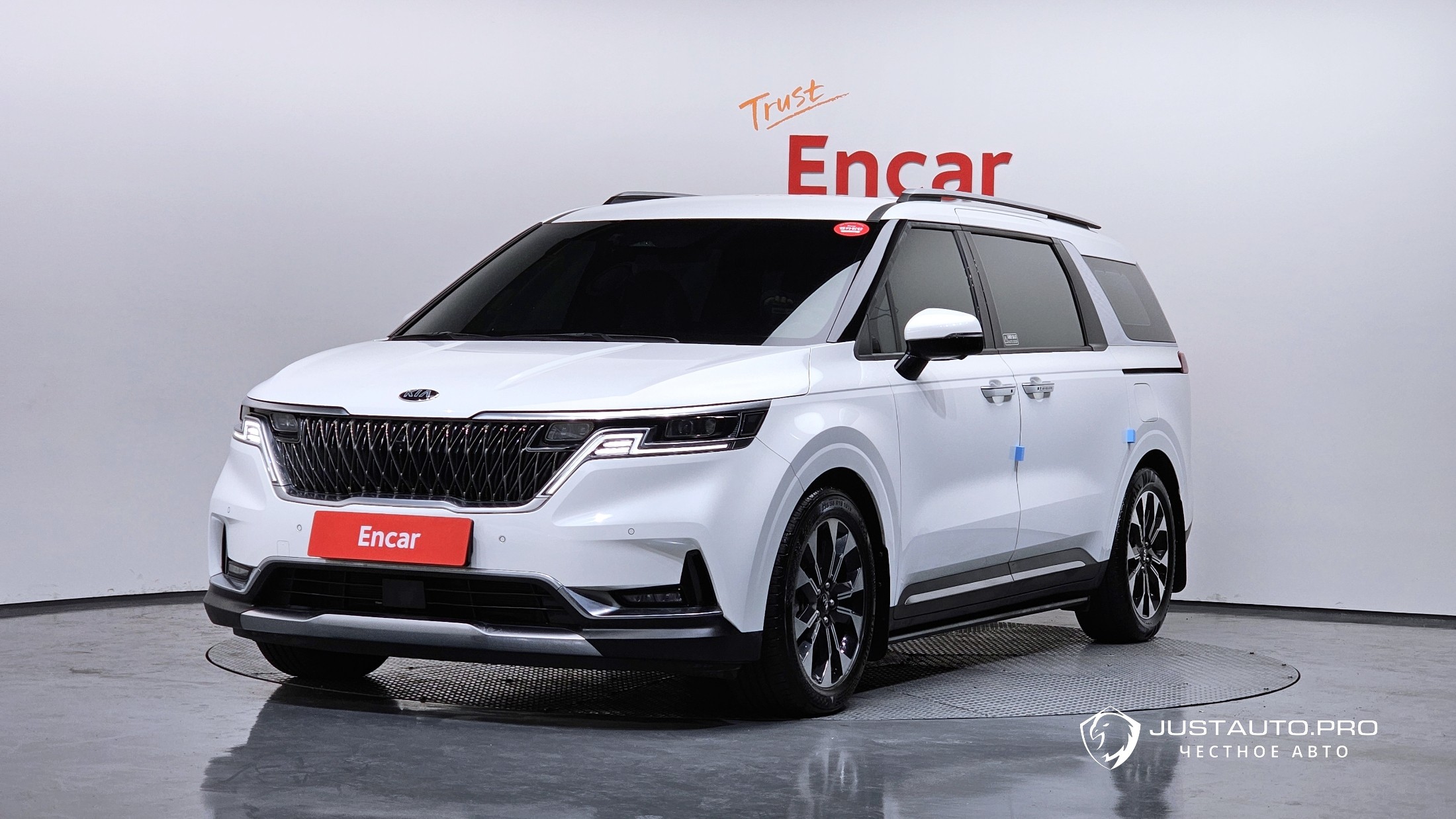 Автомобиль Kia Canival