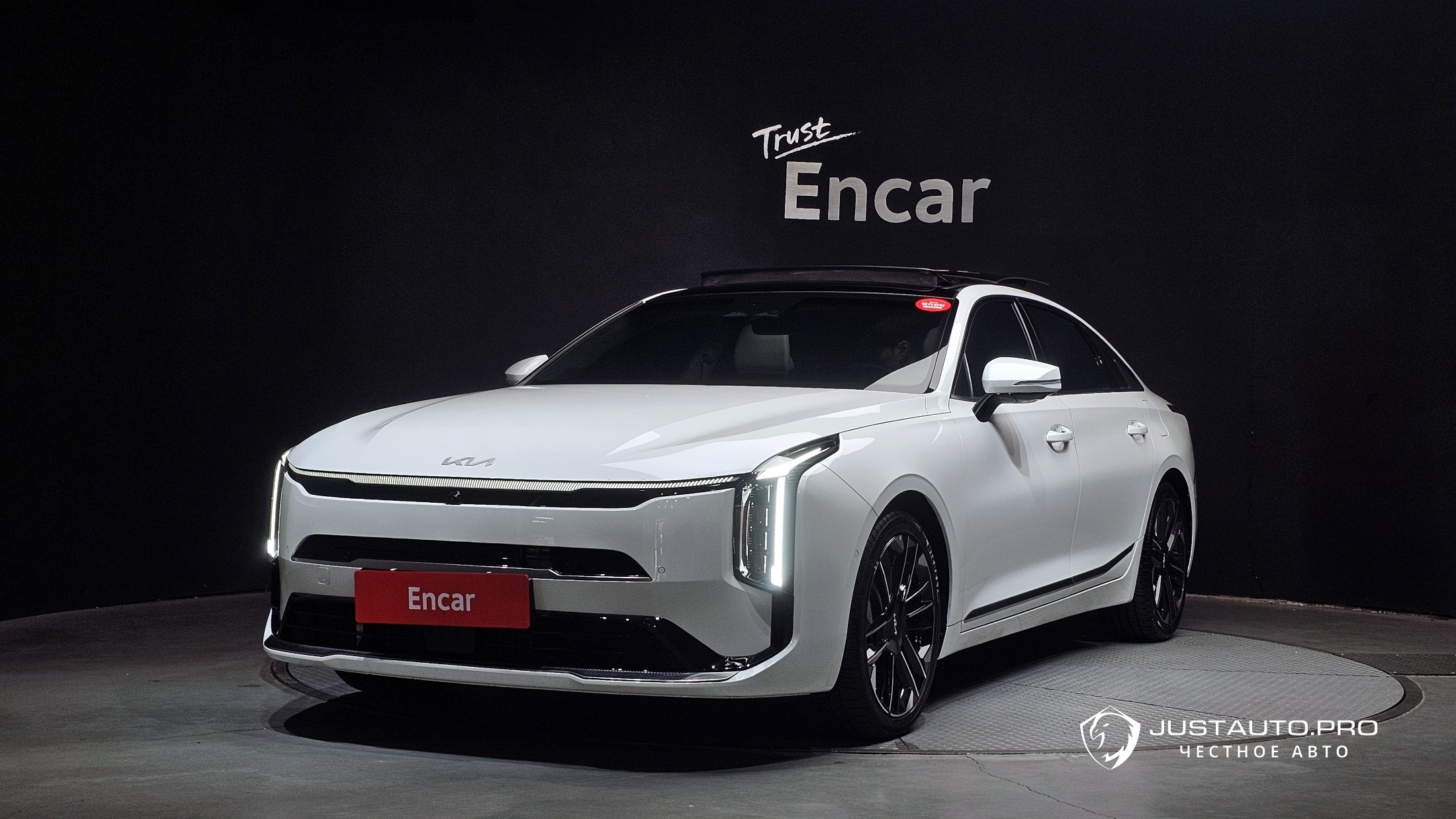 Автомобиль Kia K8