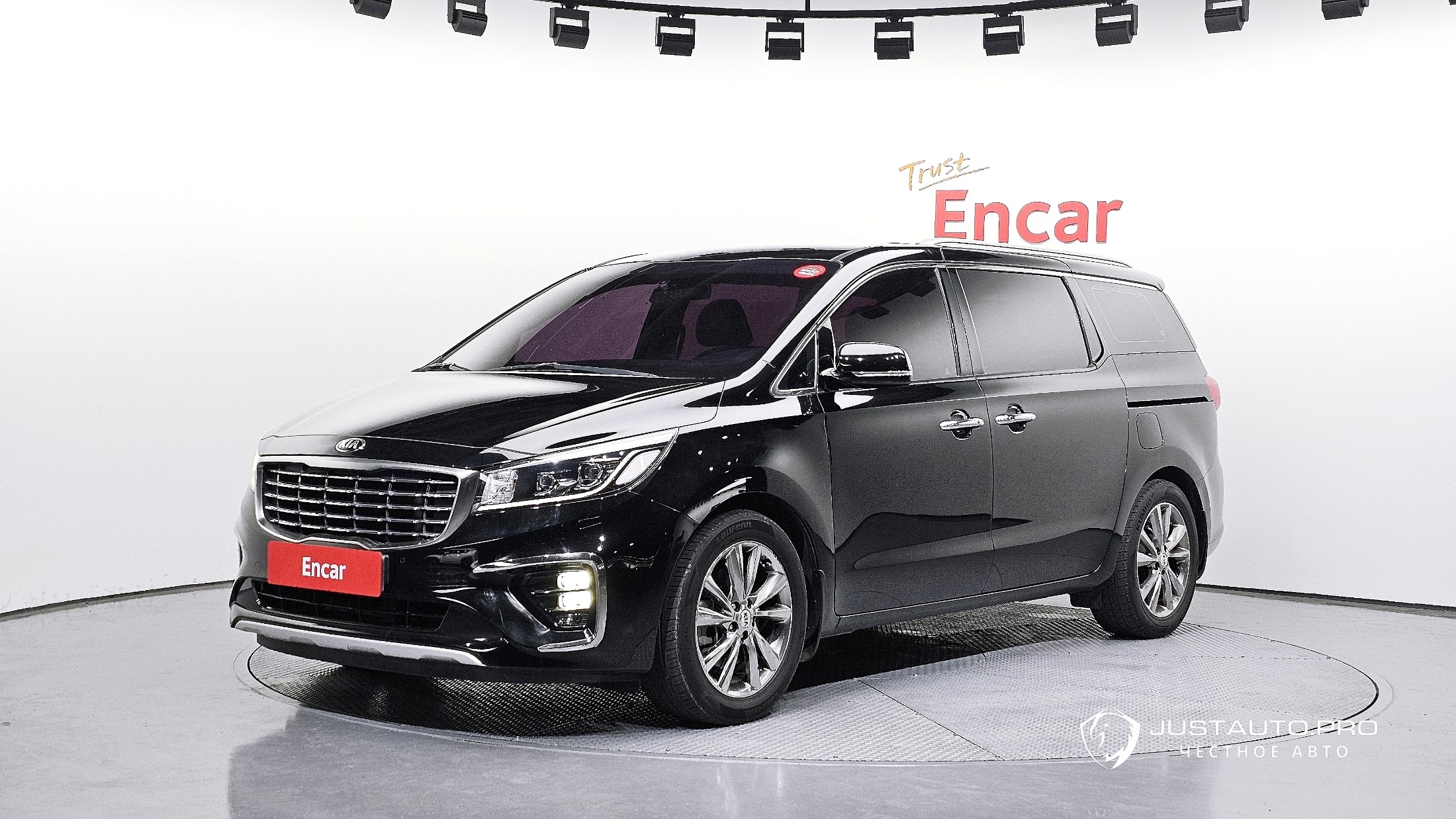 Автомобиль Kia Canival