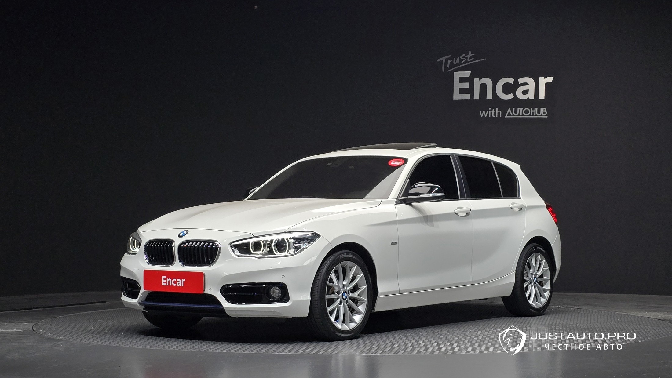 Автомобиль BMW 1-Series