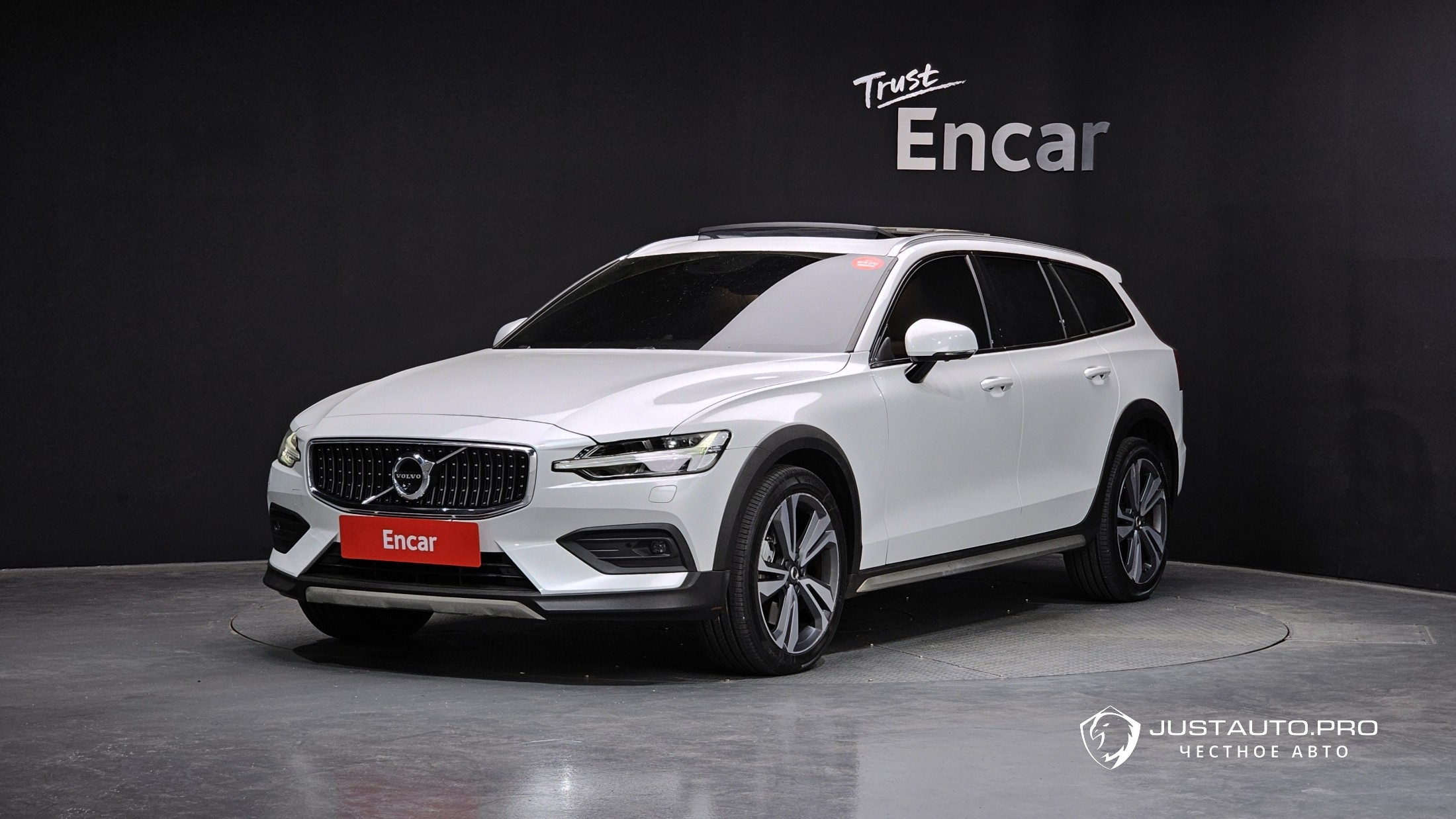 Автомобиль Volvo V60