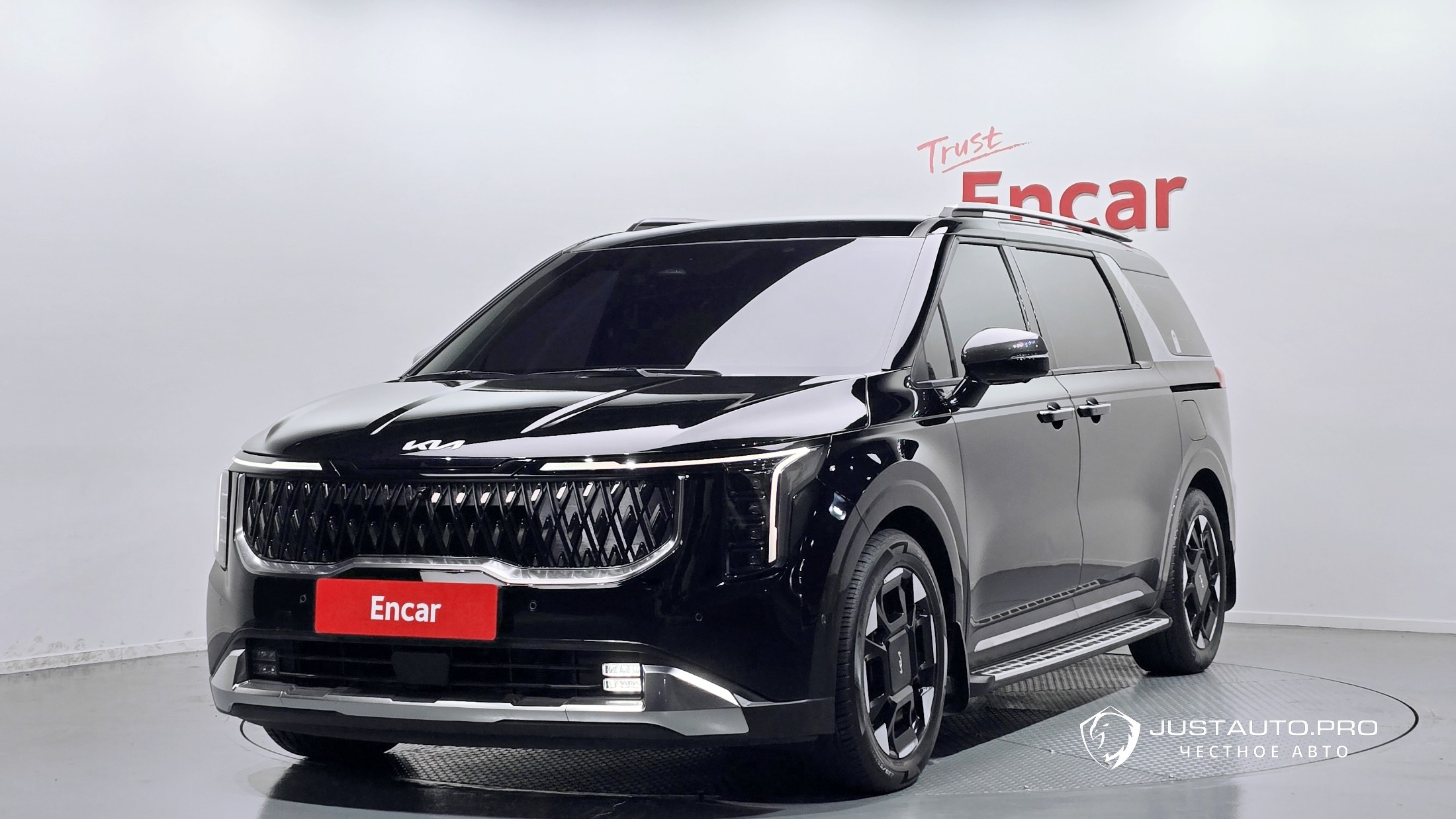 Автомобиль Kia Canival