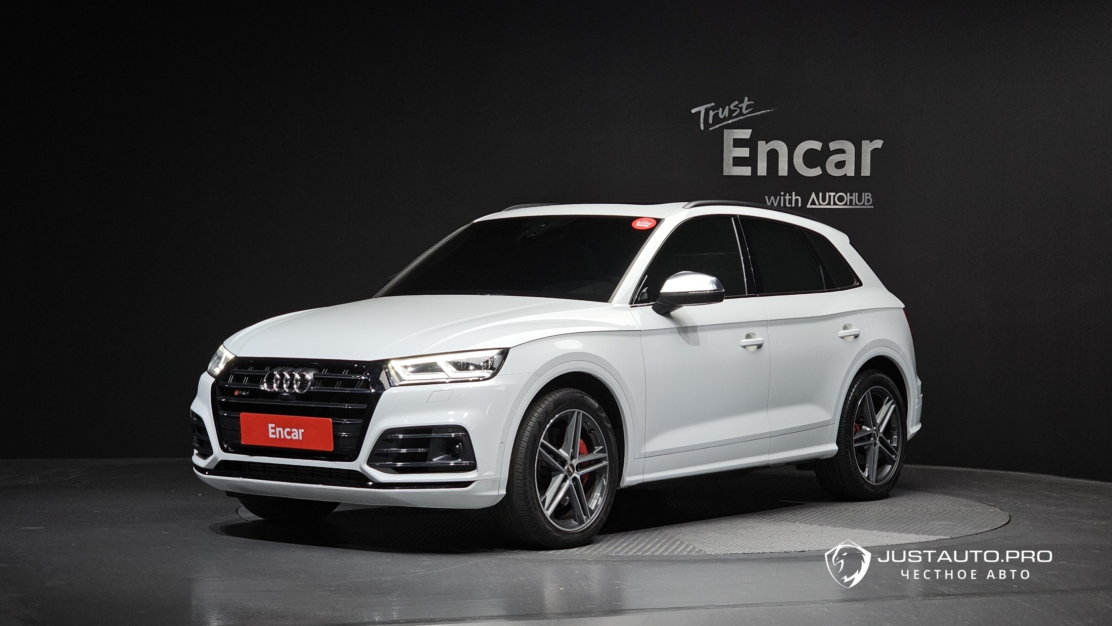 Автомобиль Audi SQ5