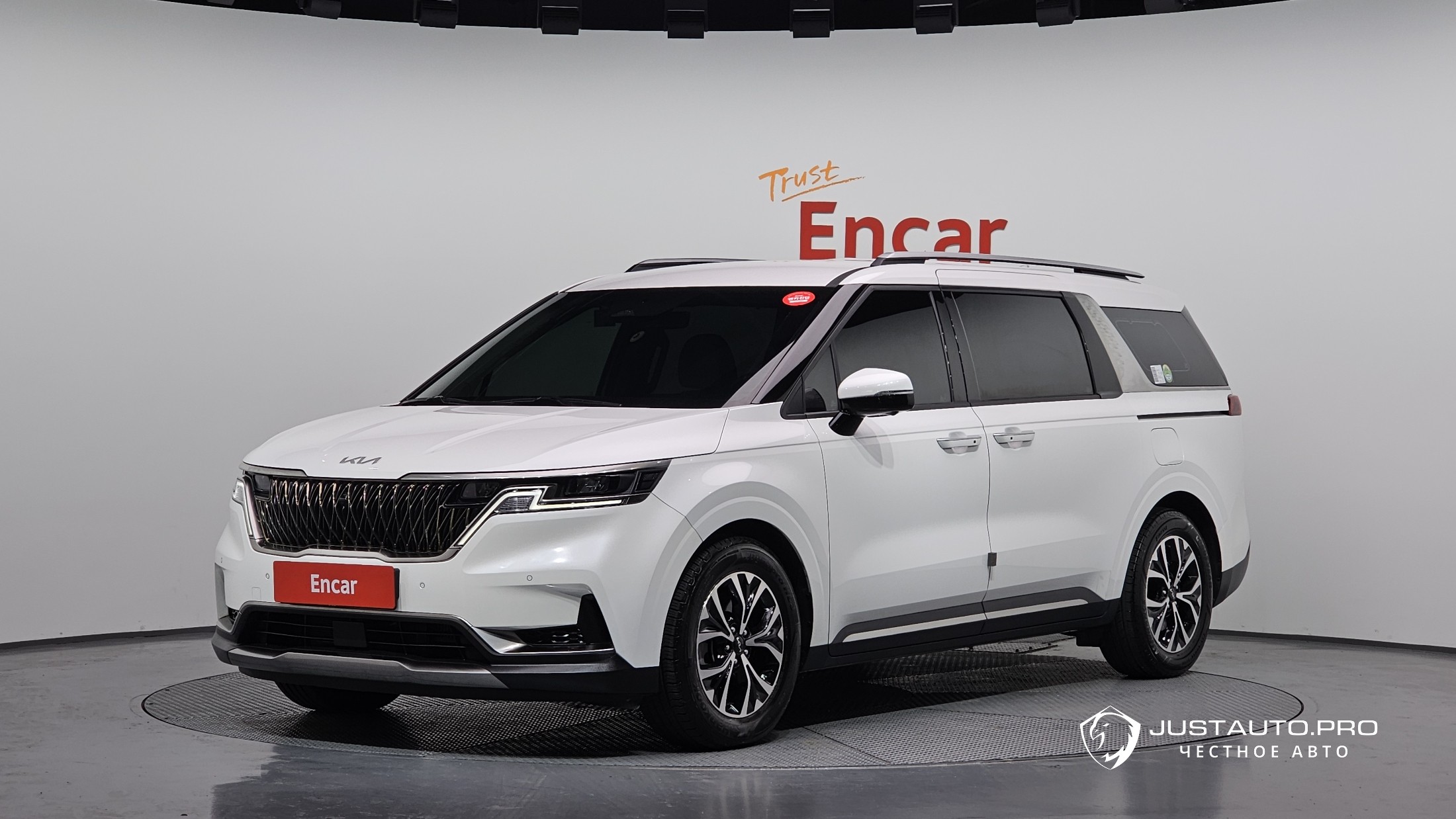 Автомобиль Kia Canival
