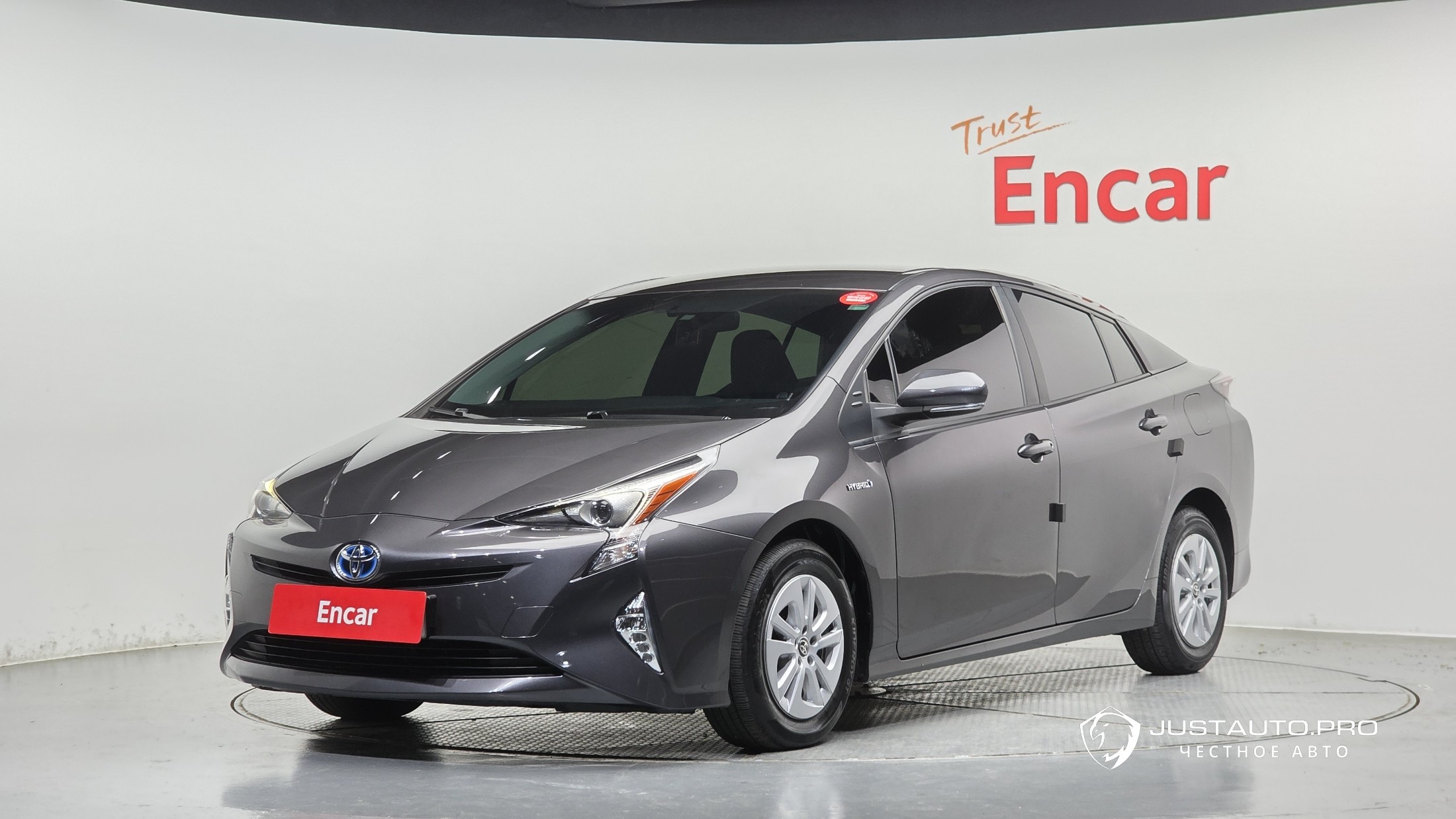 Автомобиль Toyota Prius