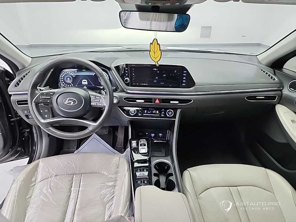 Автомобиль Hyundai Sonata