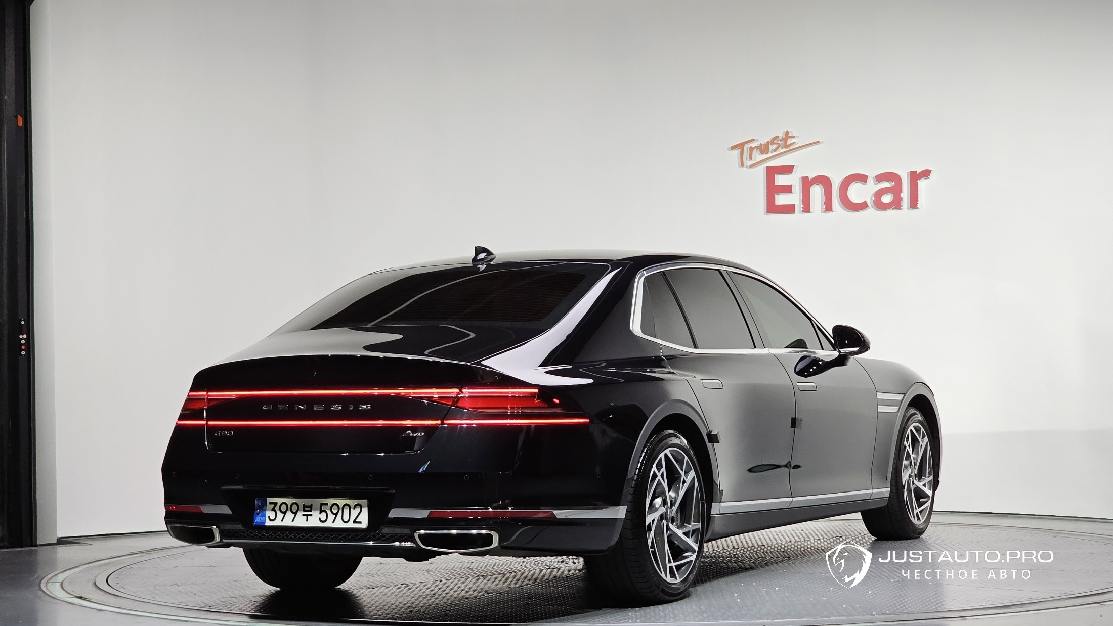 Автомобиль Genesis G90