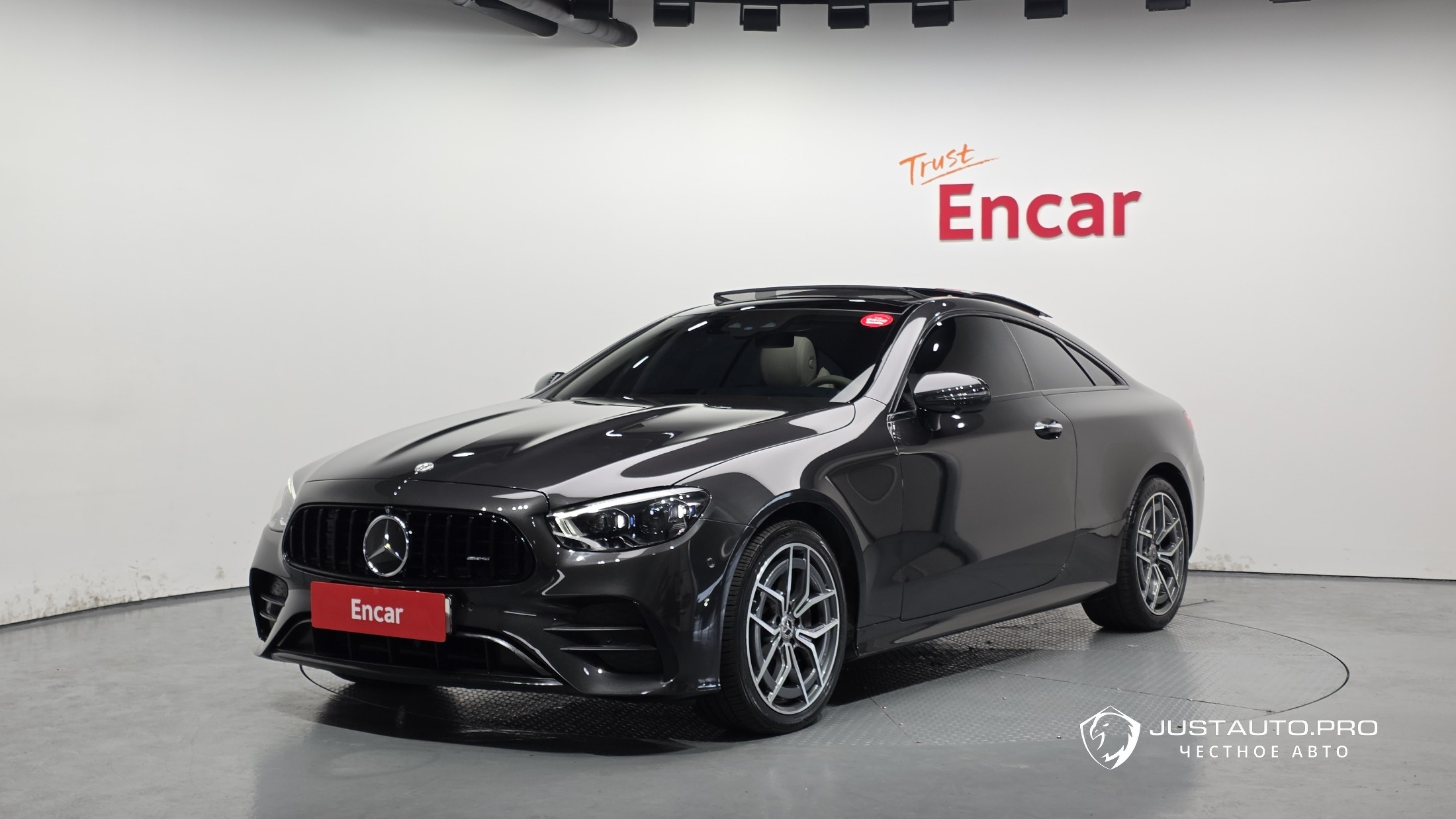 Автомобиль Mercedes-Benz E-Class
