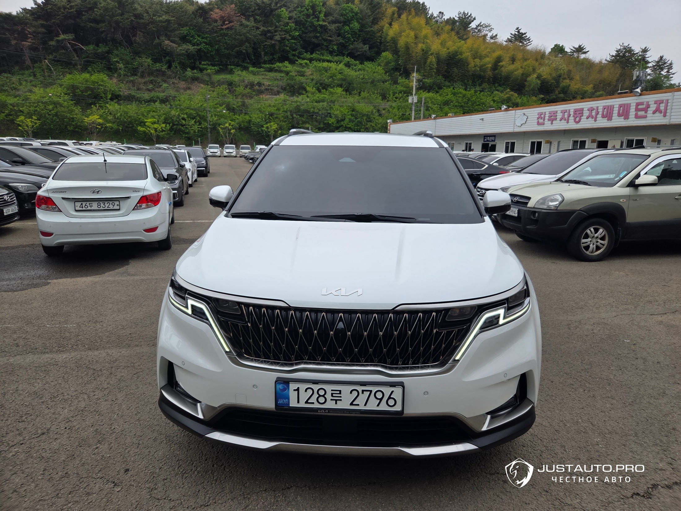 Автомобиль Kia Canival