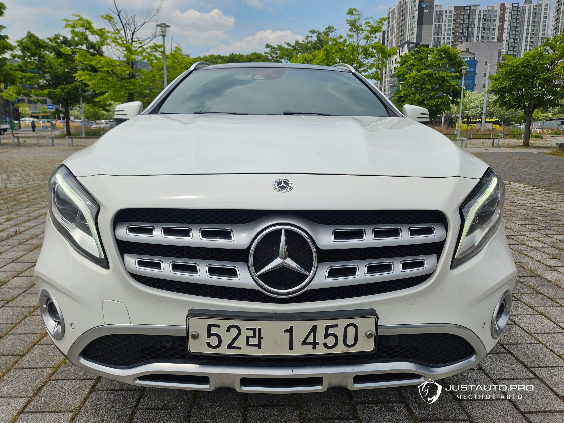 Автомобиль Mercedes-Benz GLA-Class