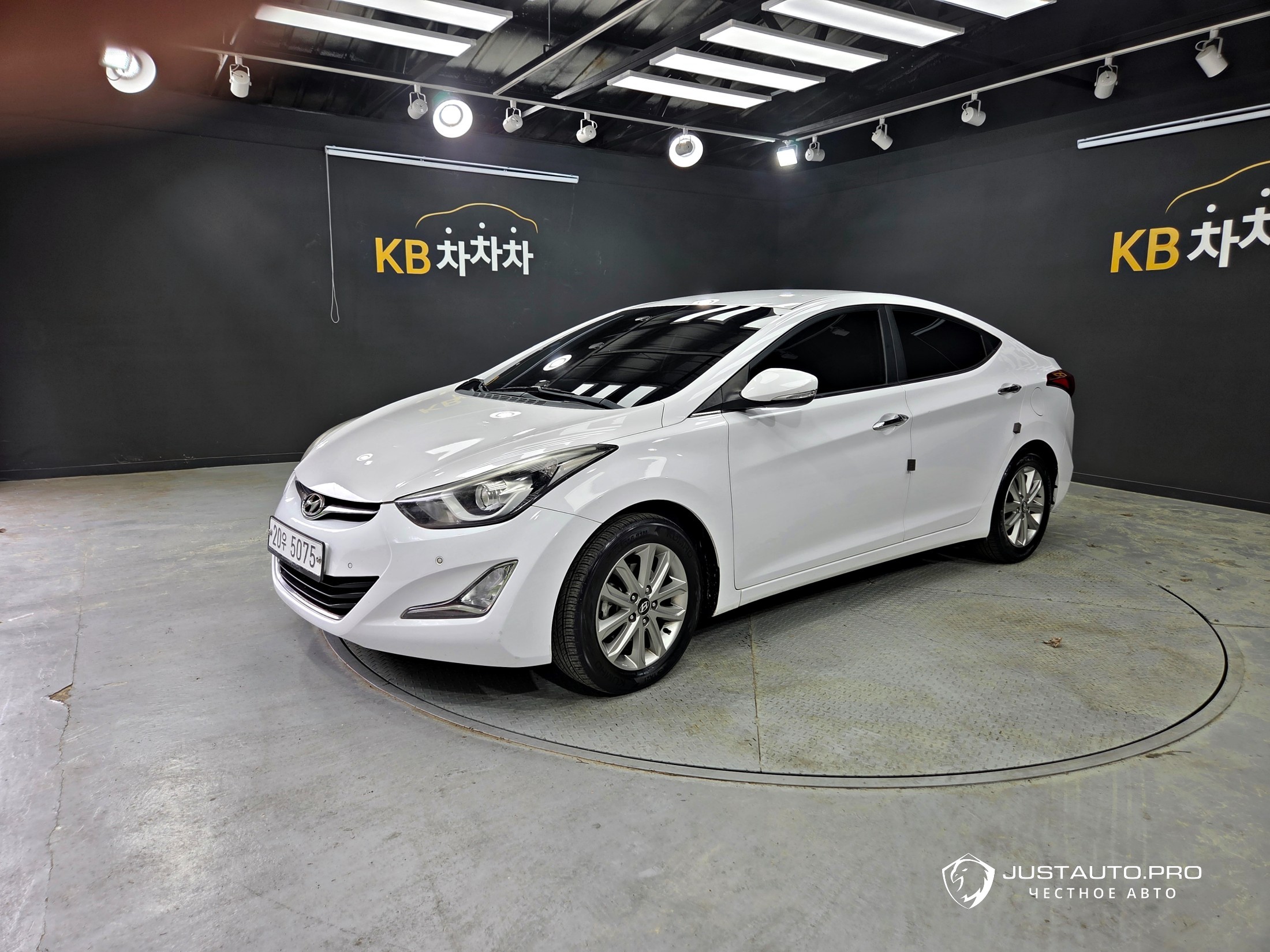Автомобиль Hyundai AVANTE