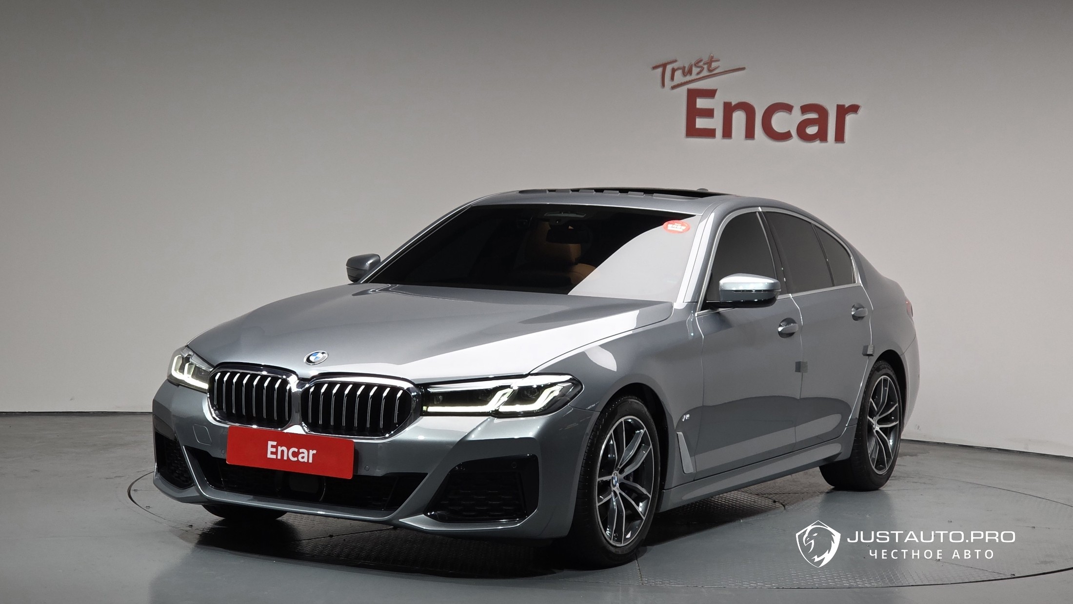 Автомобиль BMW 5-Series