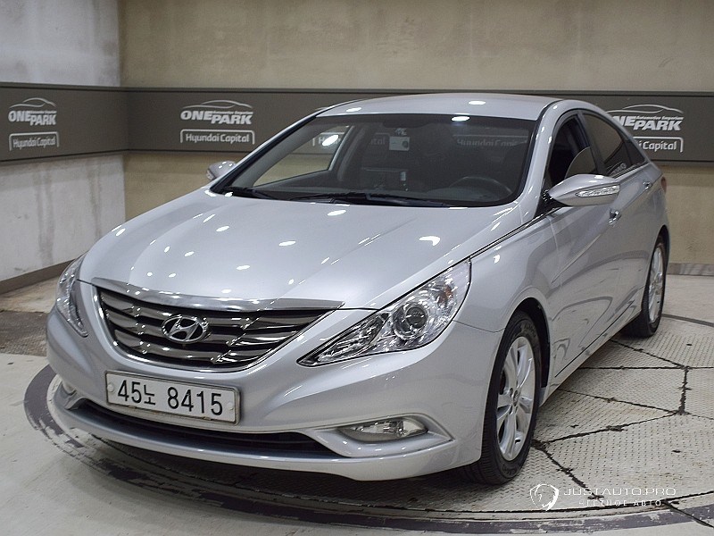 Автомобиль Hyundai Sonata