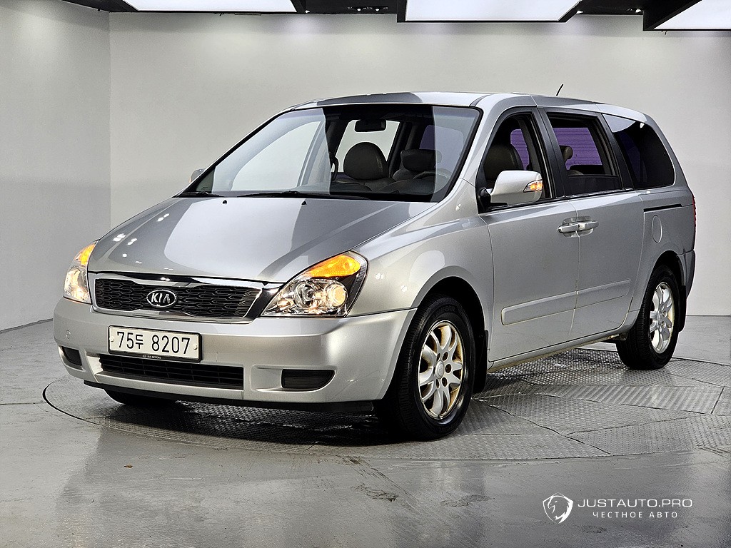 Автомобиль Kia Canival