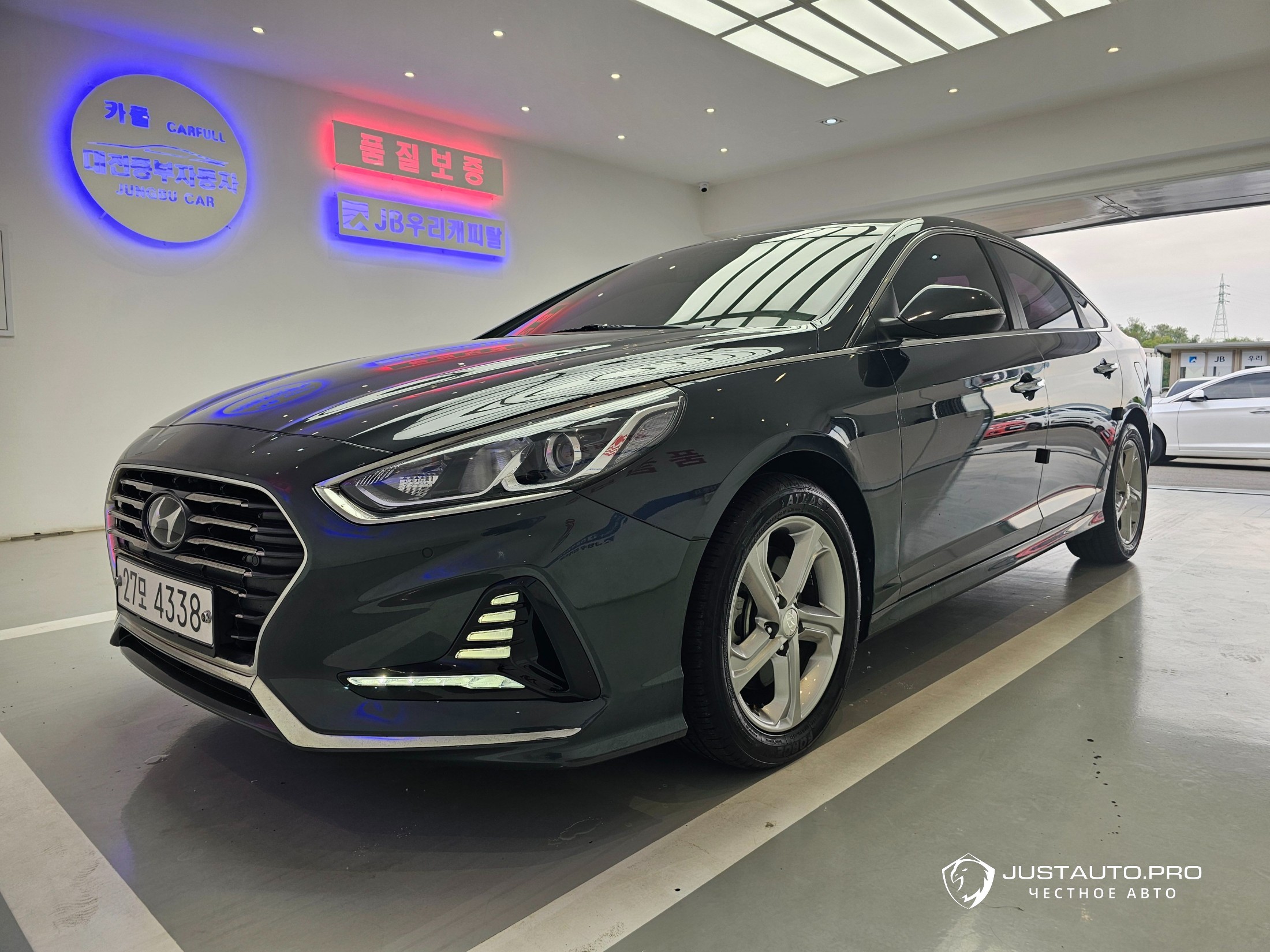 Автомобиль Hyundai Sonata