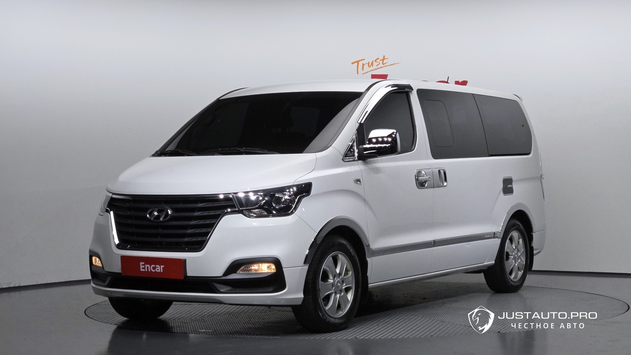 Автомобиль Hyundai Starex