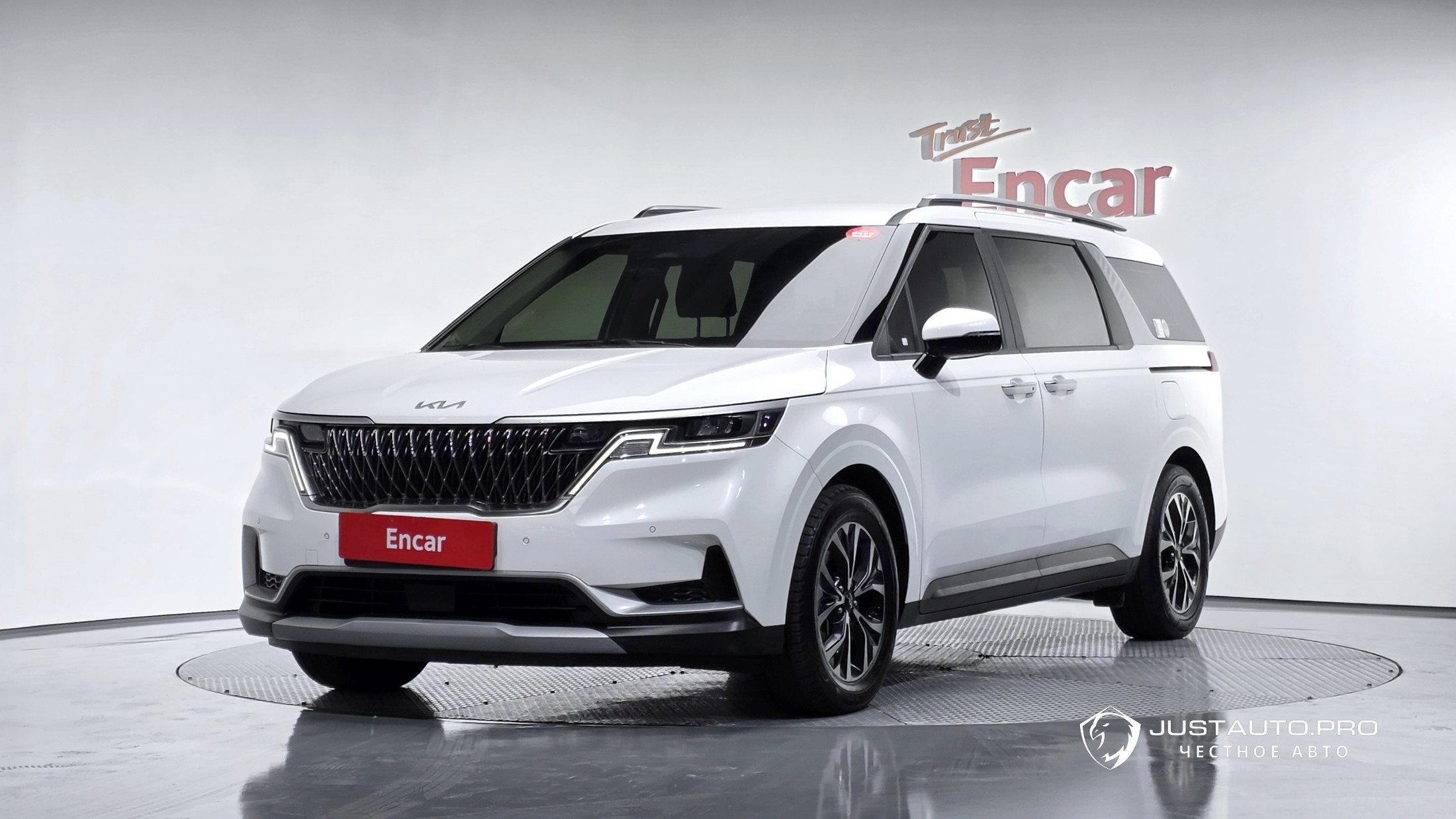 Автомобиль Kia Canival