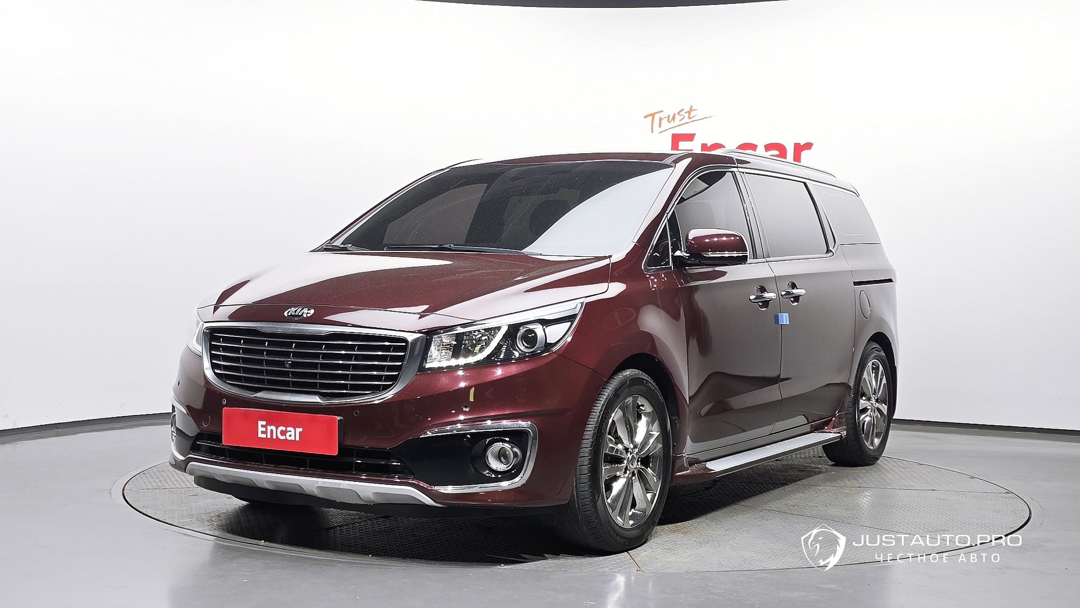 Автомобиль Kia Canival