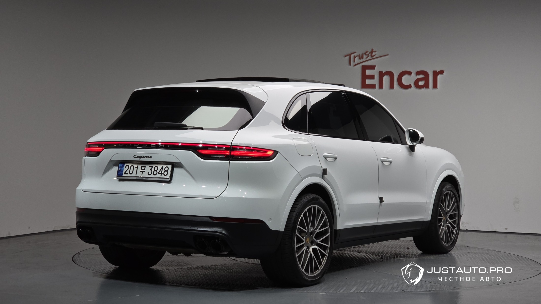 Автомобиль Porsche Cayenne