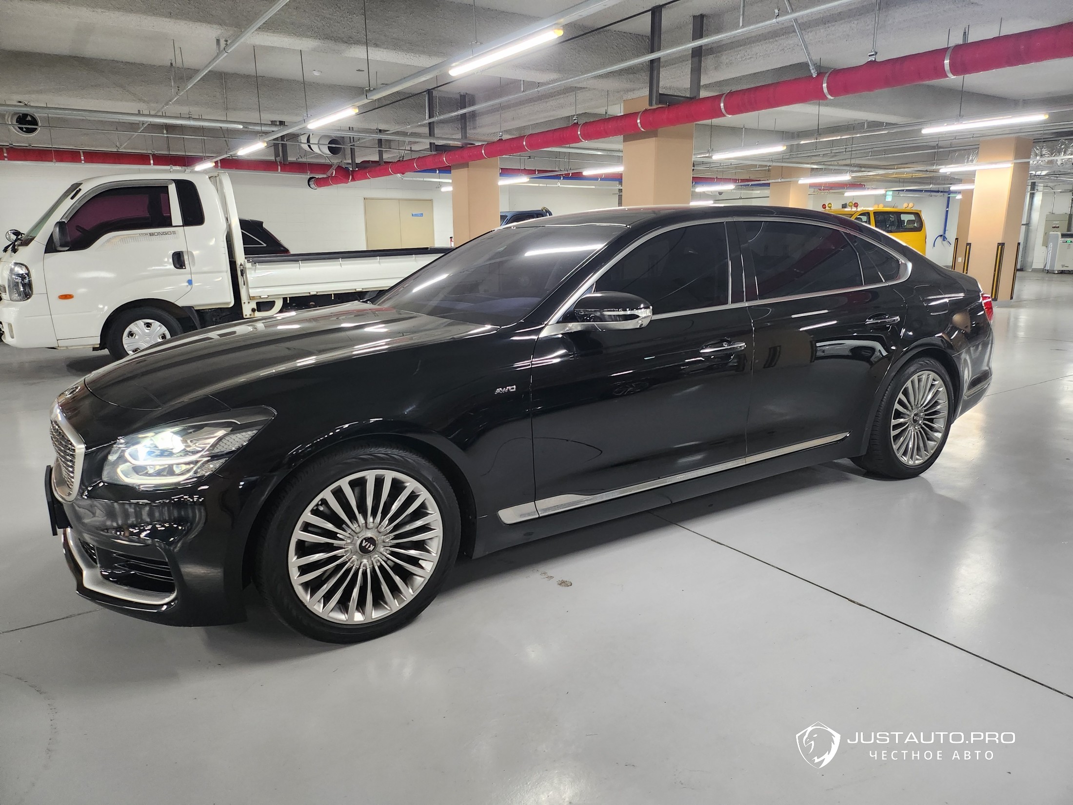 Автомобиль Kia K9