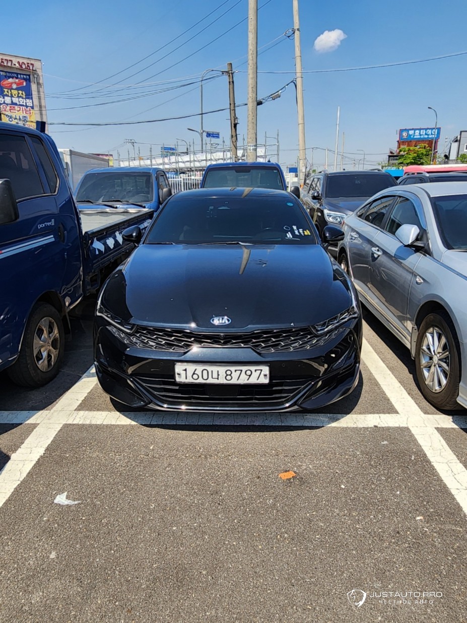 Автомобиль Kia K5