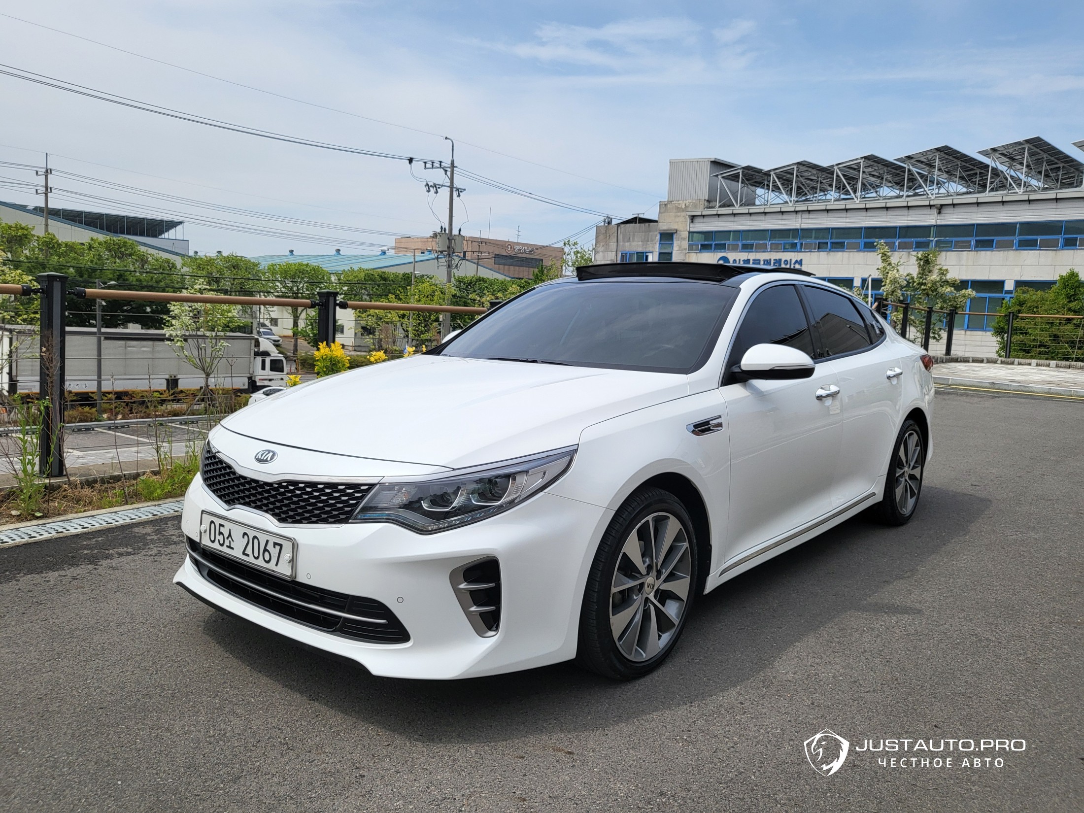 Автомобиль Kia K5