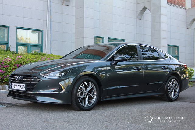 Автомобиль Hyundai Sonata
