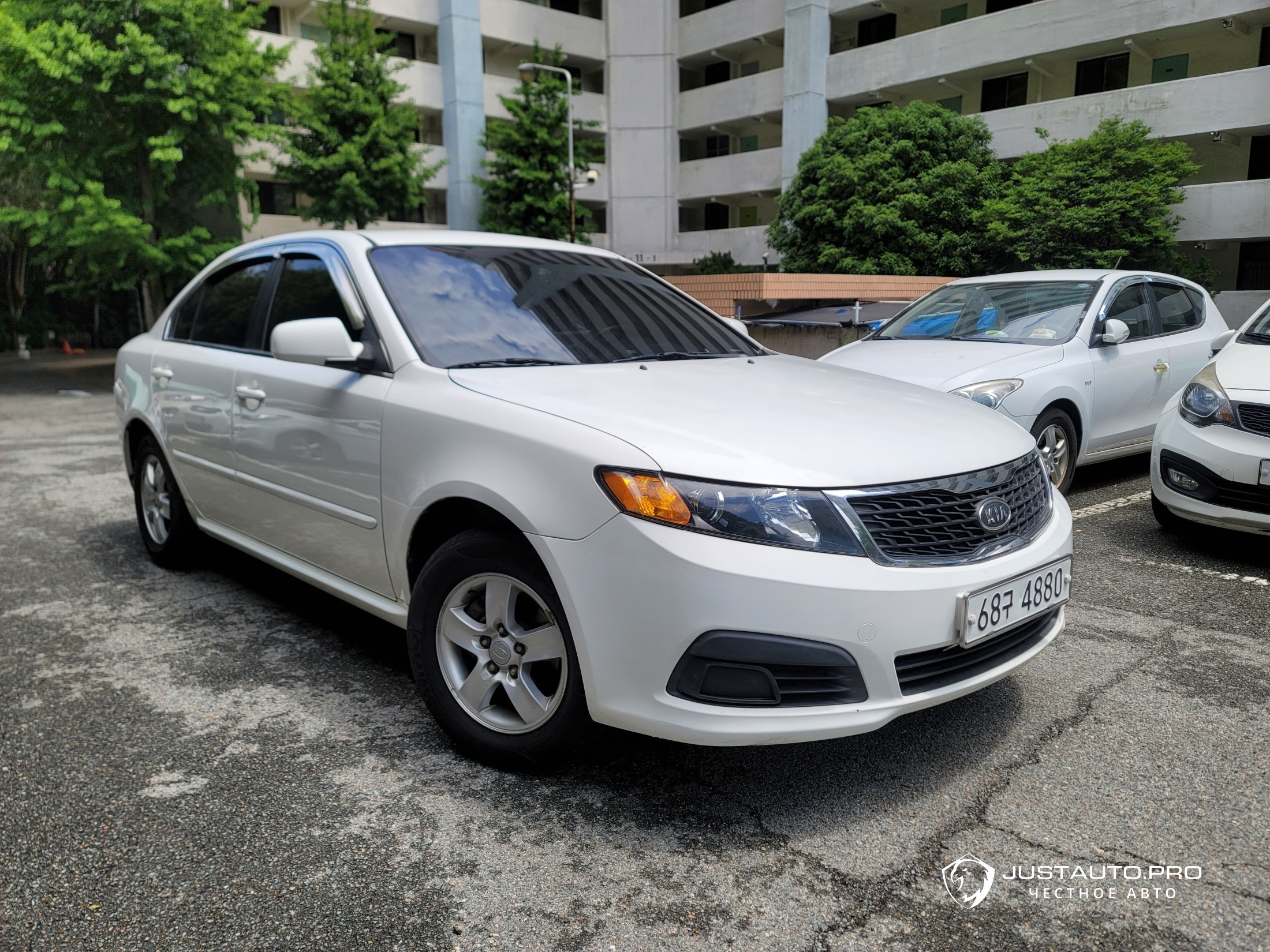 Автомобиль Kia LOTZE