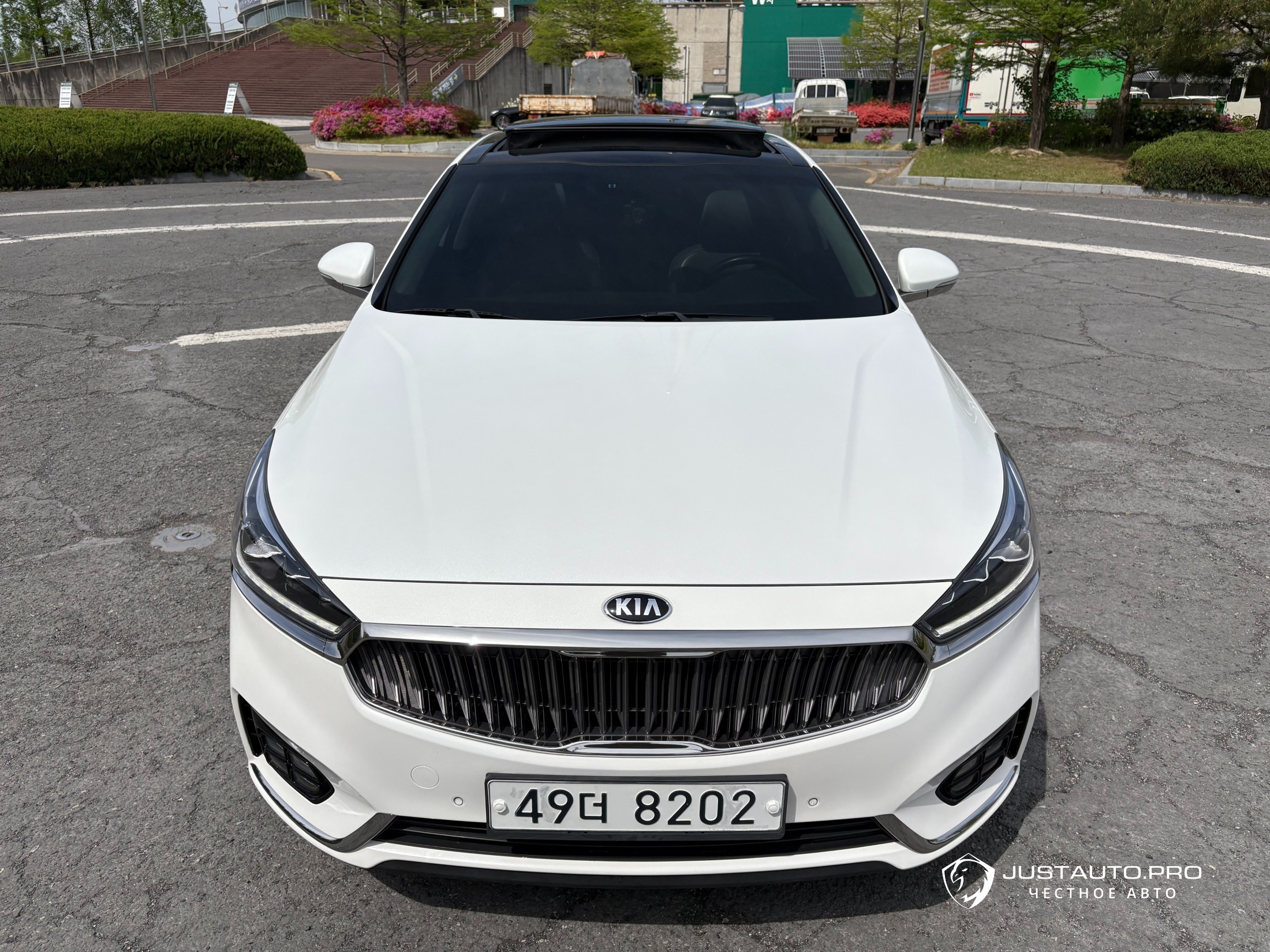 Автомобиль Kia K7