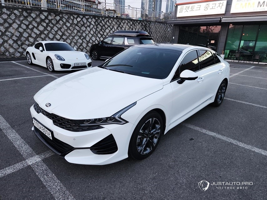 Автомобиль Kia K5