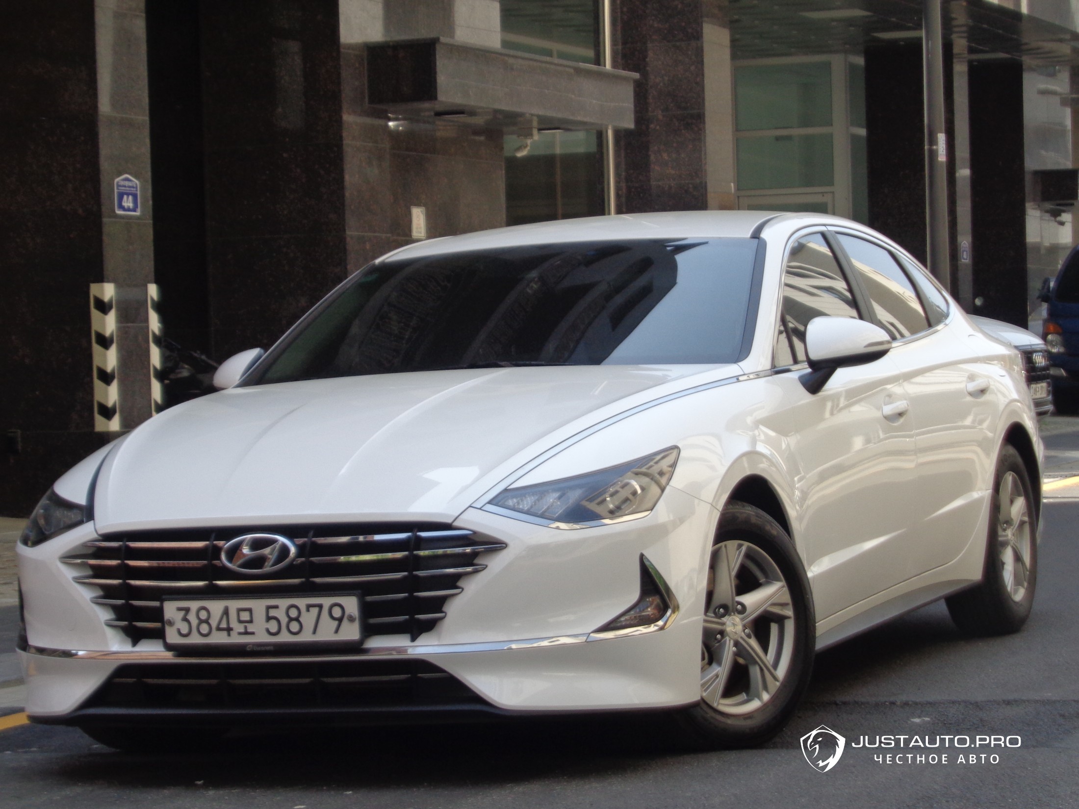 Автомобиль Hyundai Sonata