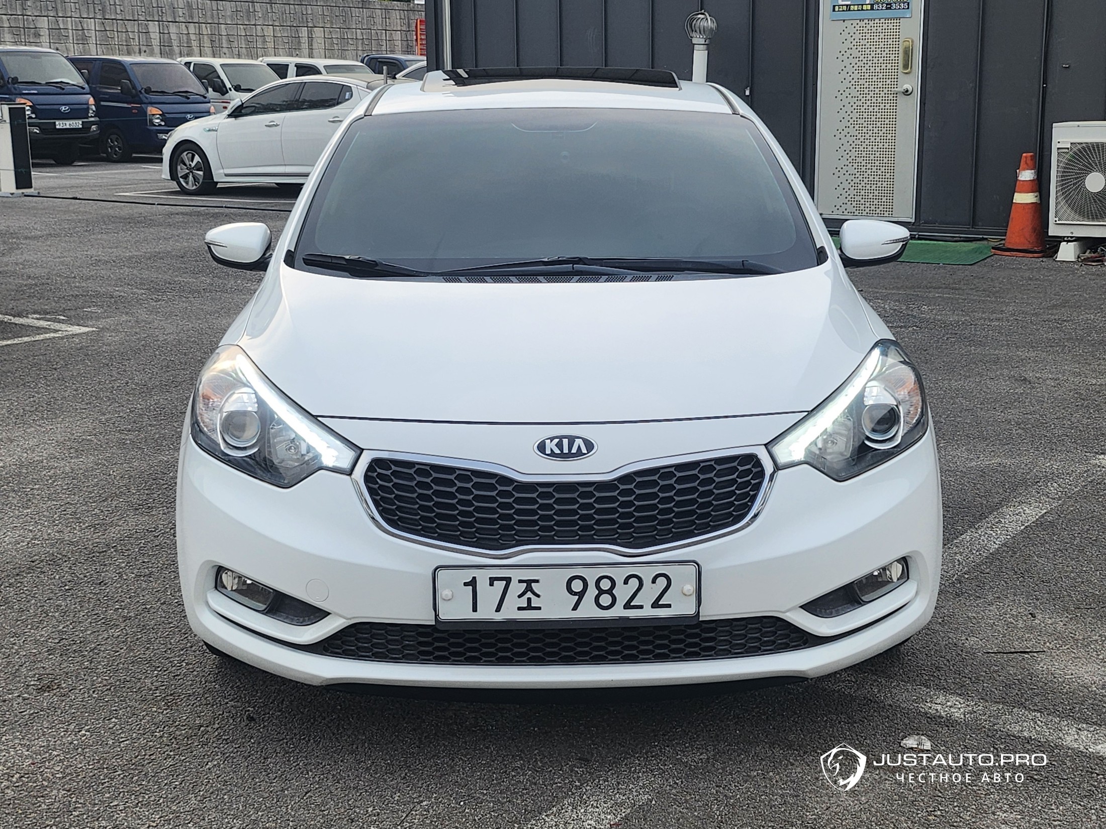 Автомобиль Kia K3