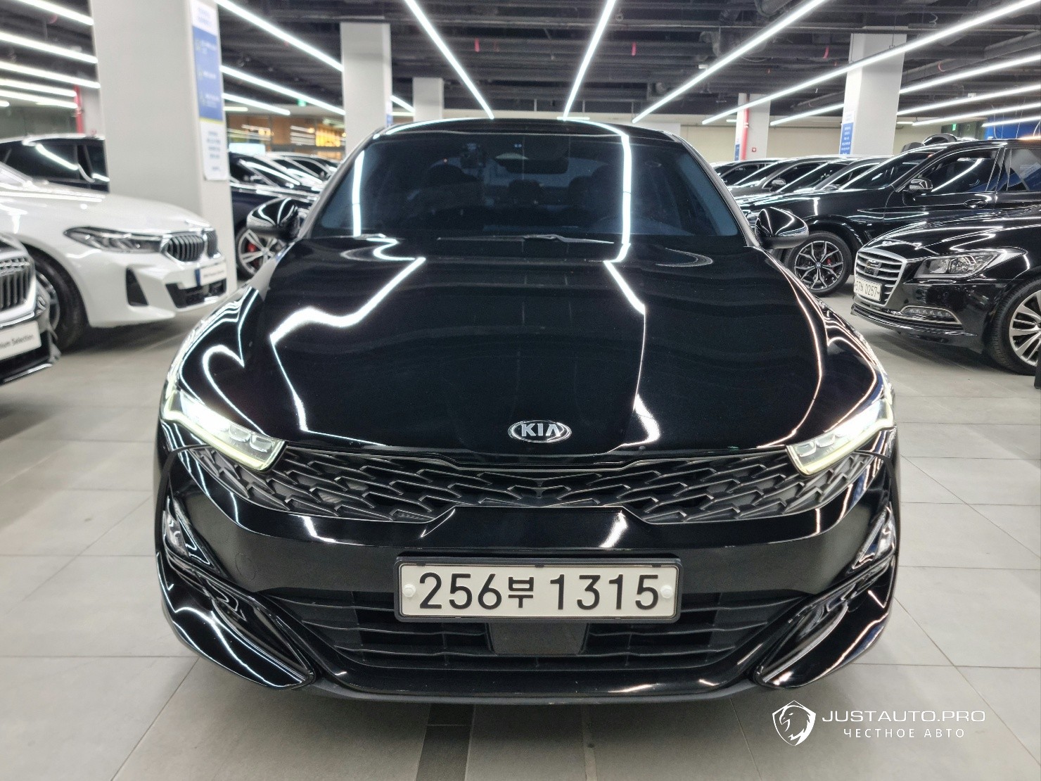 Автомобиль Kia K5