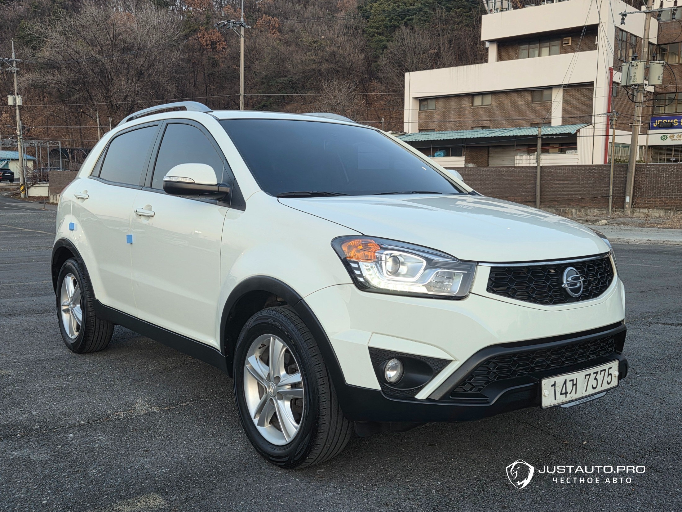 Автомобиль KG_Mobility_Ssangyong KORANDO