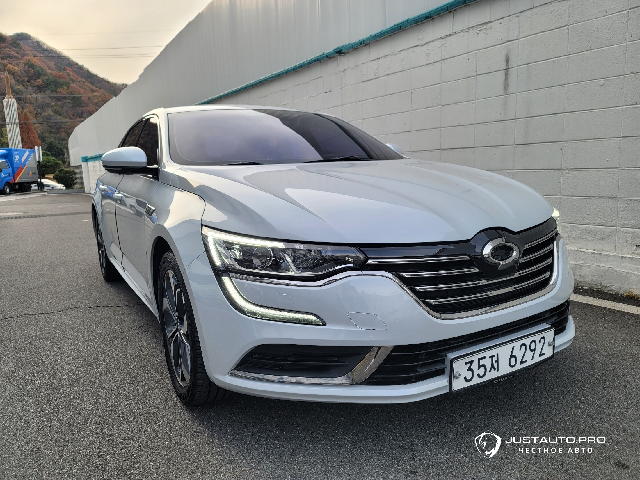 Автомобиль Renault-KoreaSamsung SM6