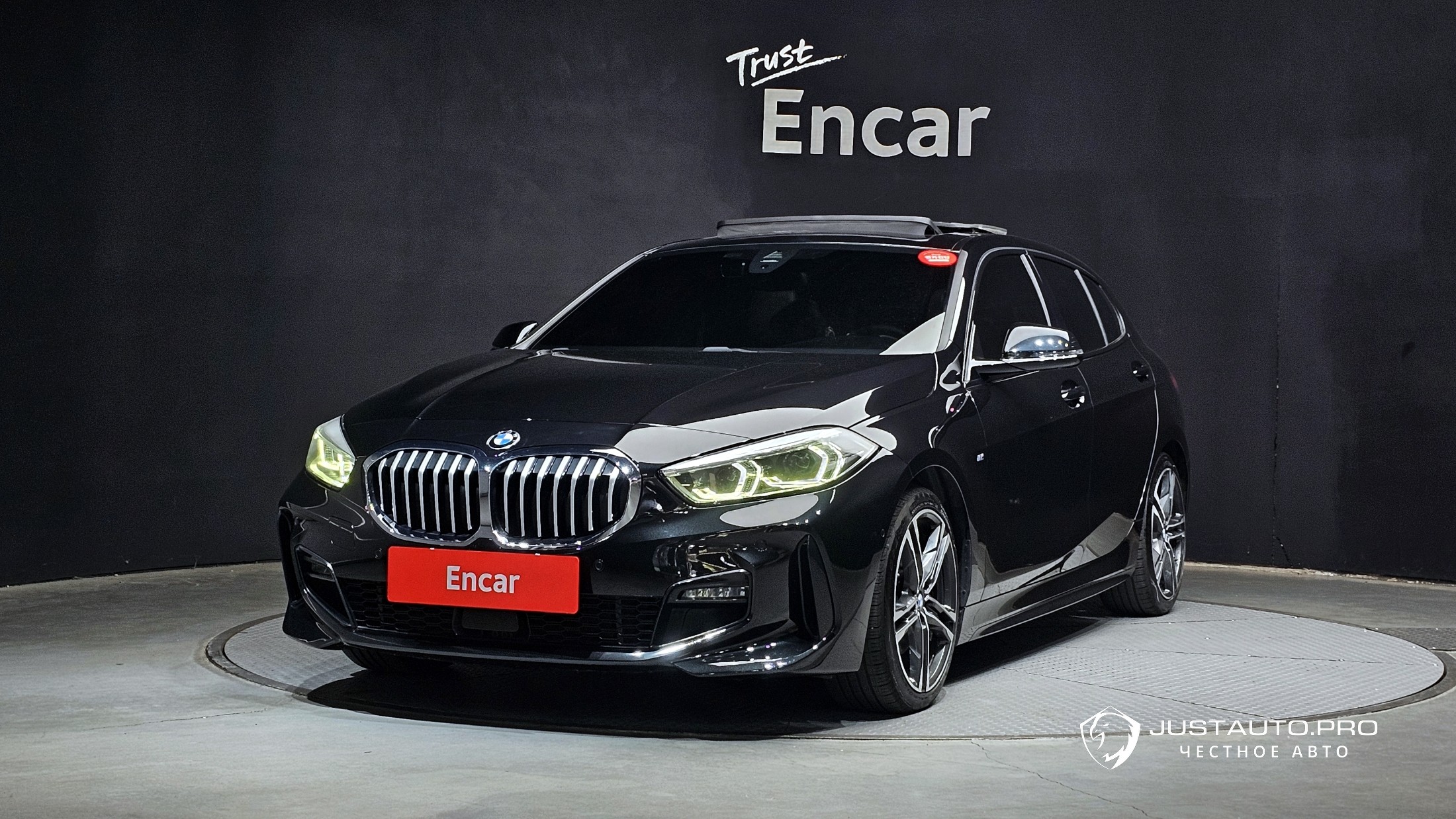 Автомобиль BMW 1-Series