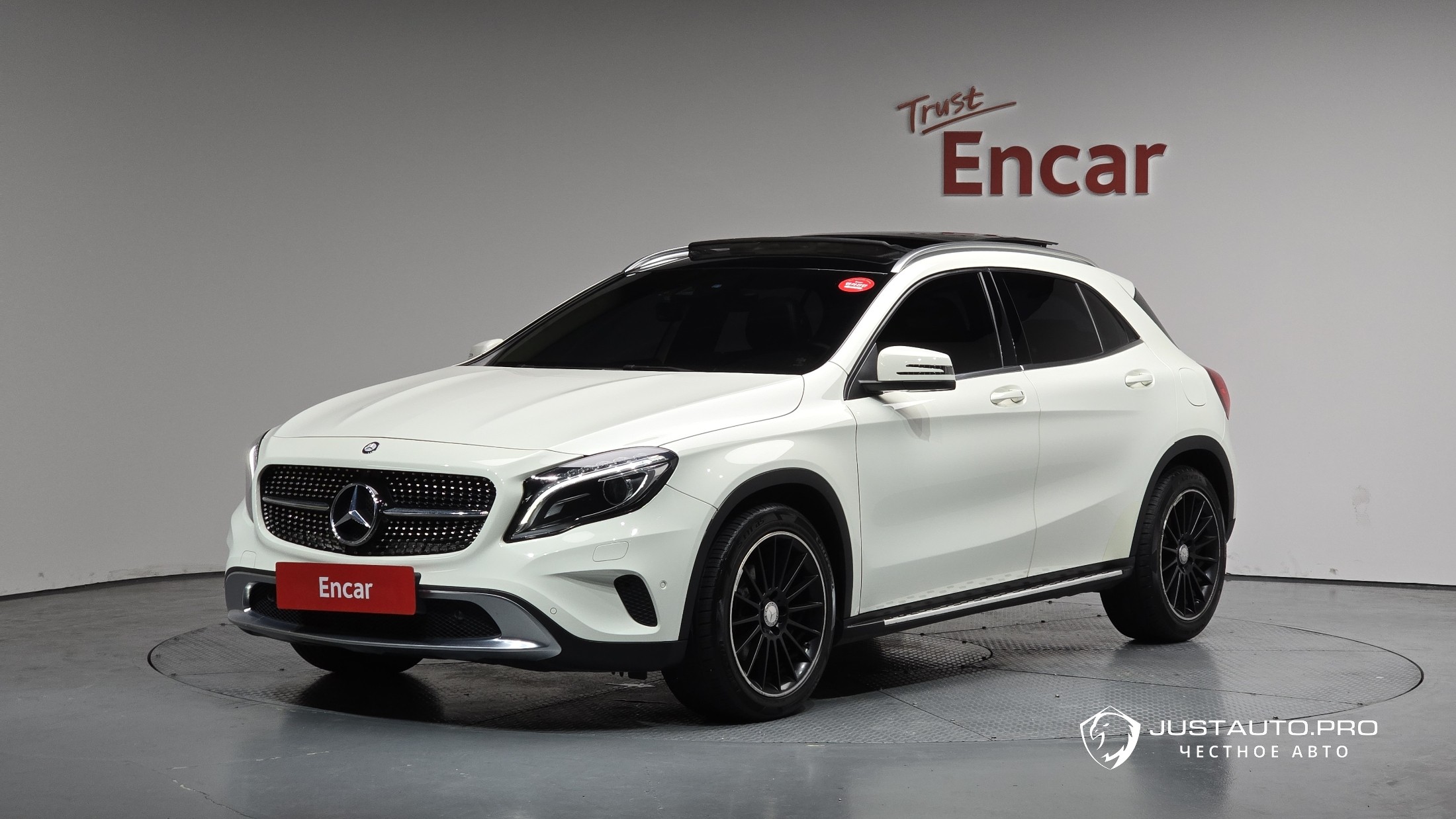 Автомобиль Mercedes-Benz GLA-Class