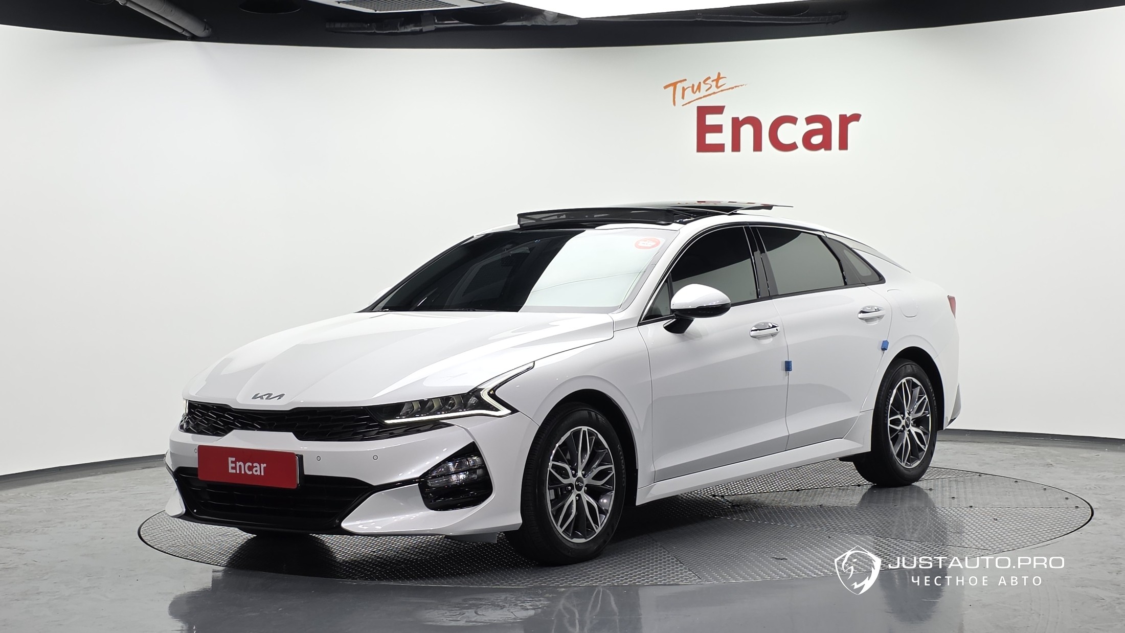 Автомобиль Kia K5