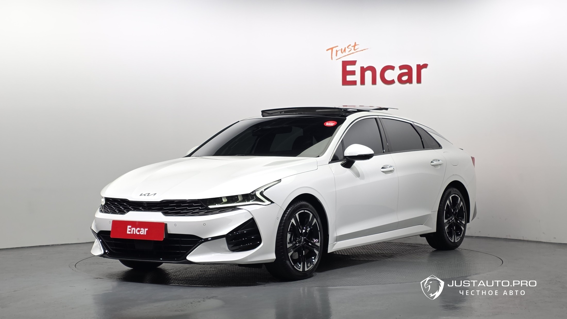 Автомобиль Kia K5