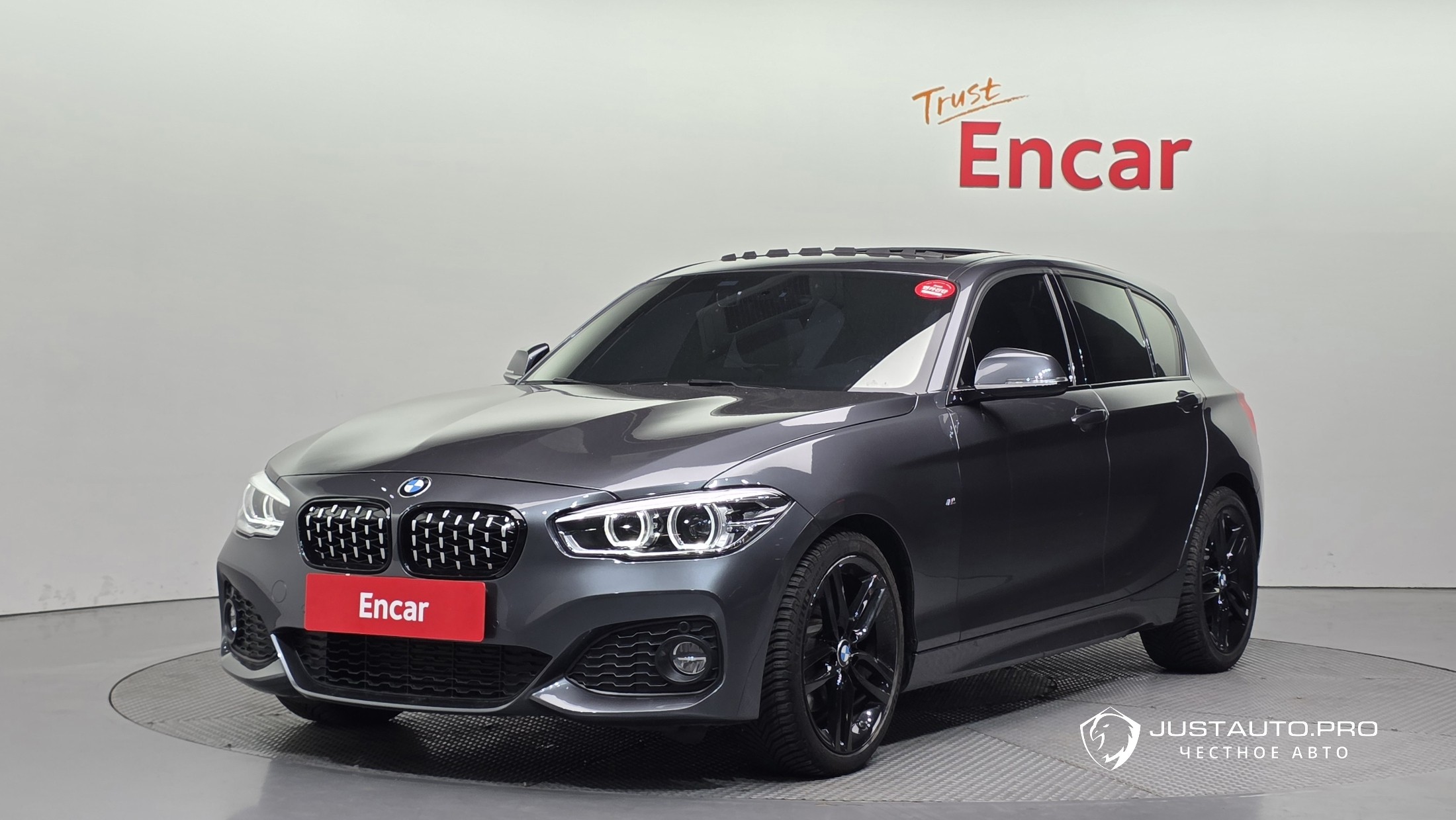Автомобиль BMW 1-Series