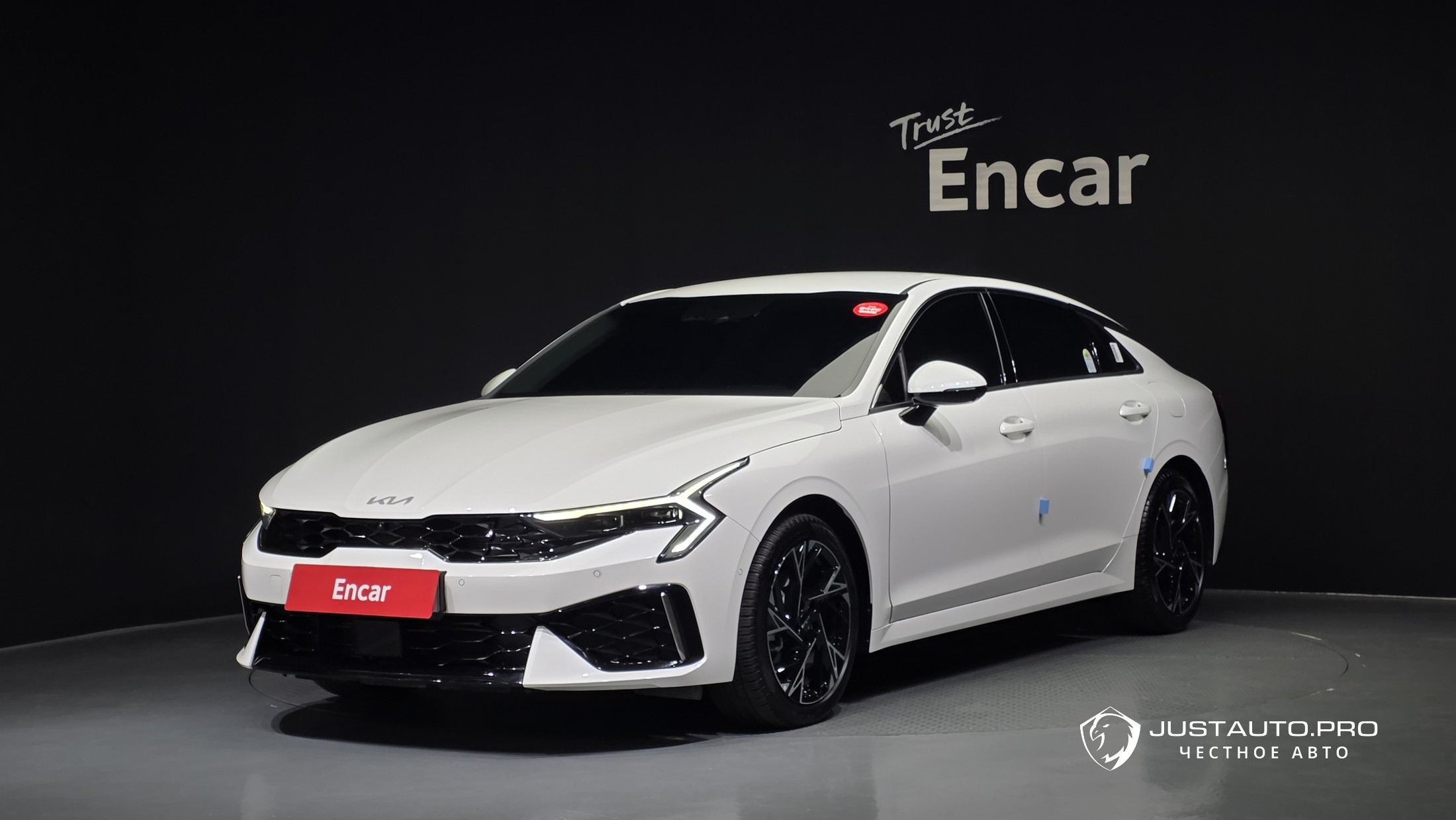Автомобиль Kia K5