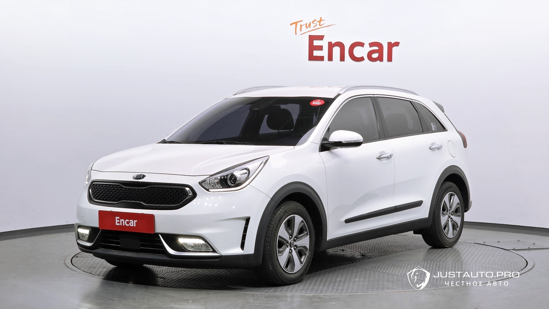 Автомобиль Kia Niro