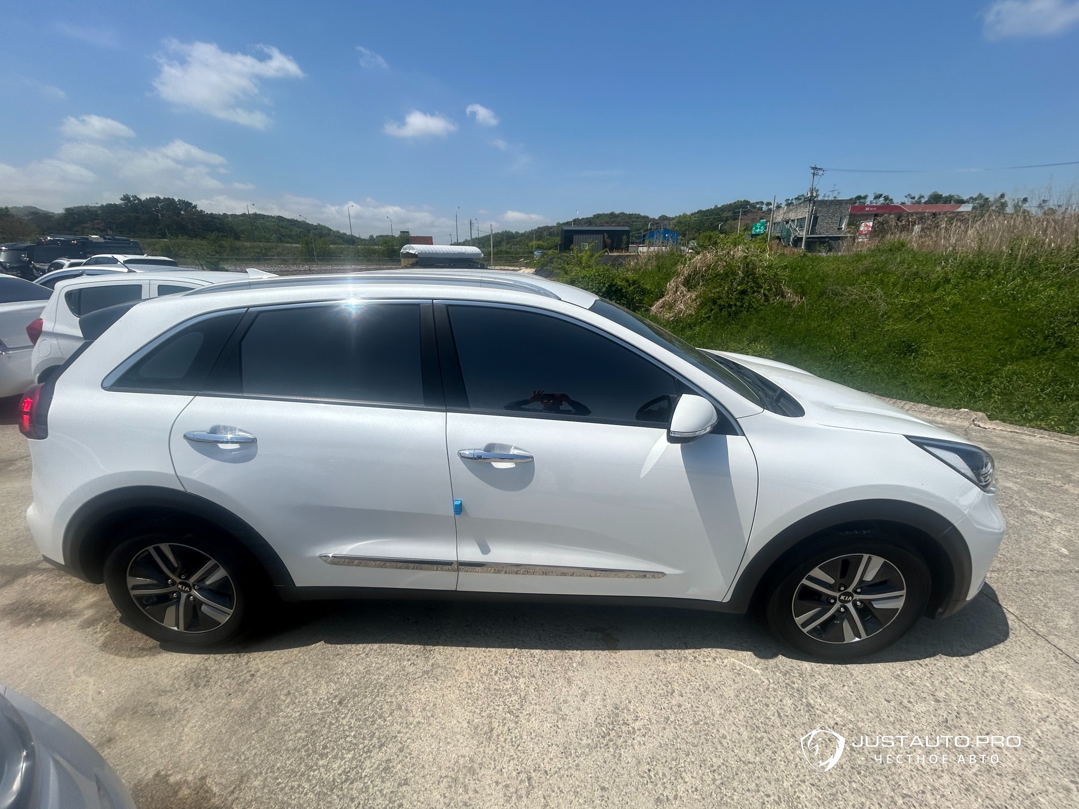 Автомобиль Kia Niro