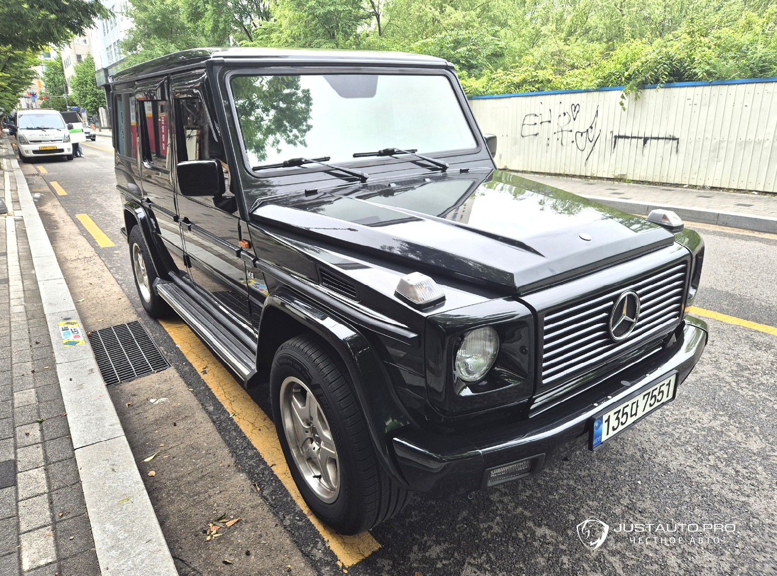 Автомобиль Mercedes-Benz G-Class