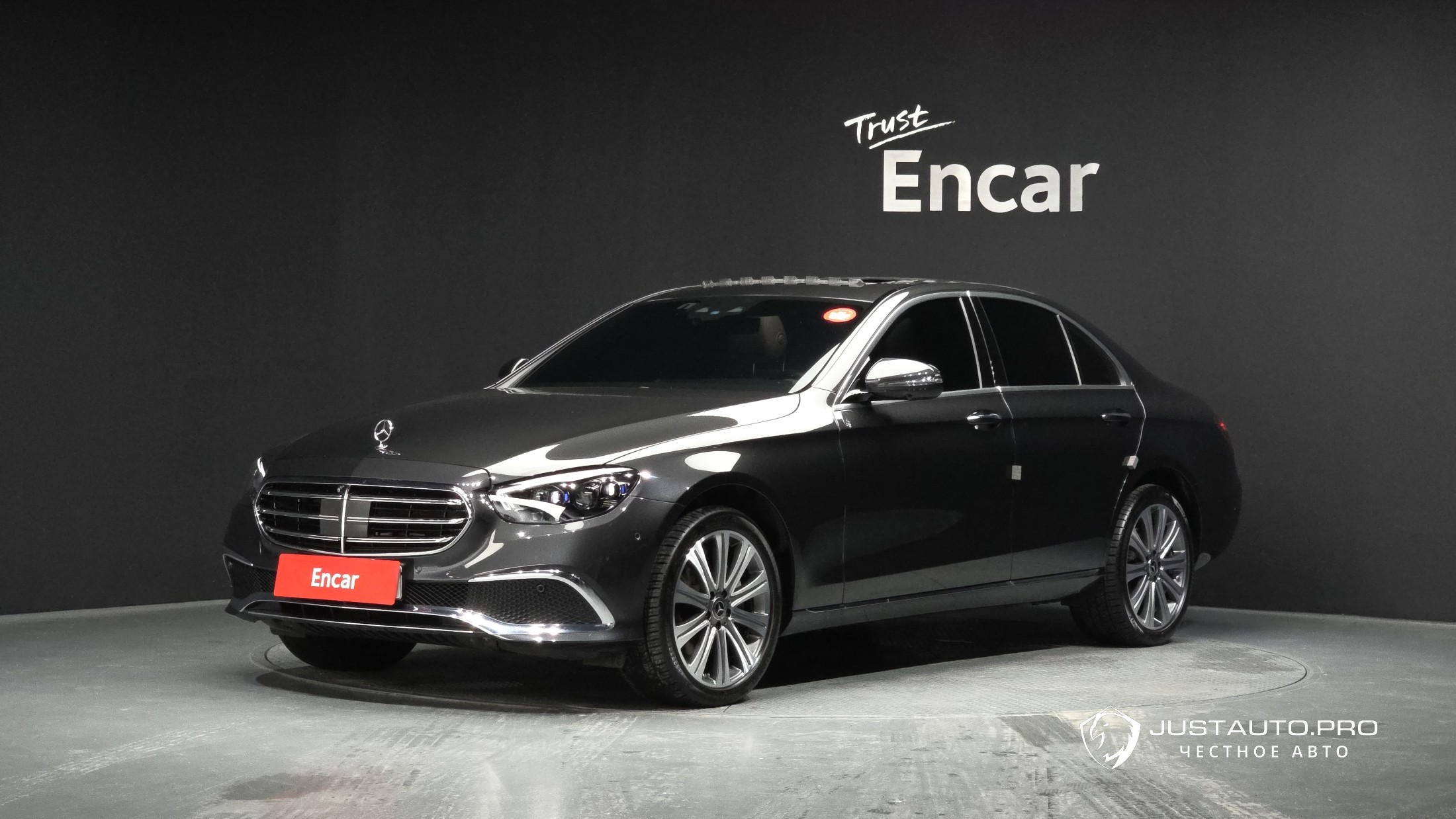 Автомобиль Mercedes-Benz E-Class