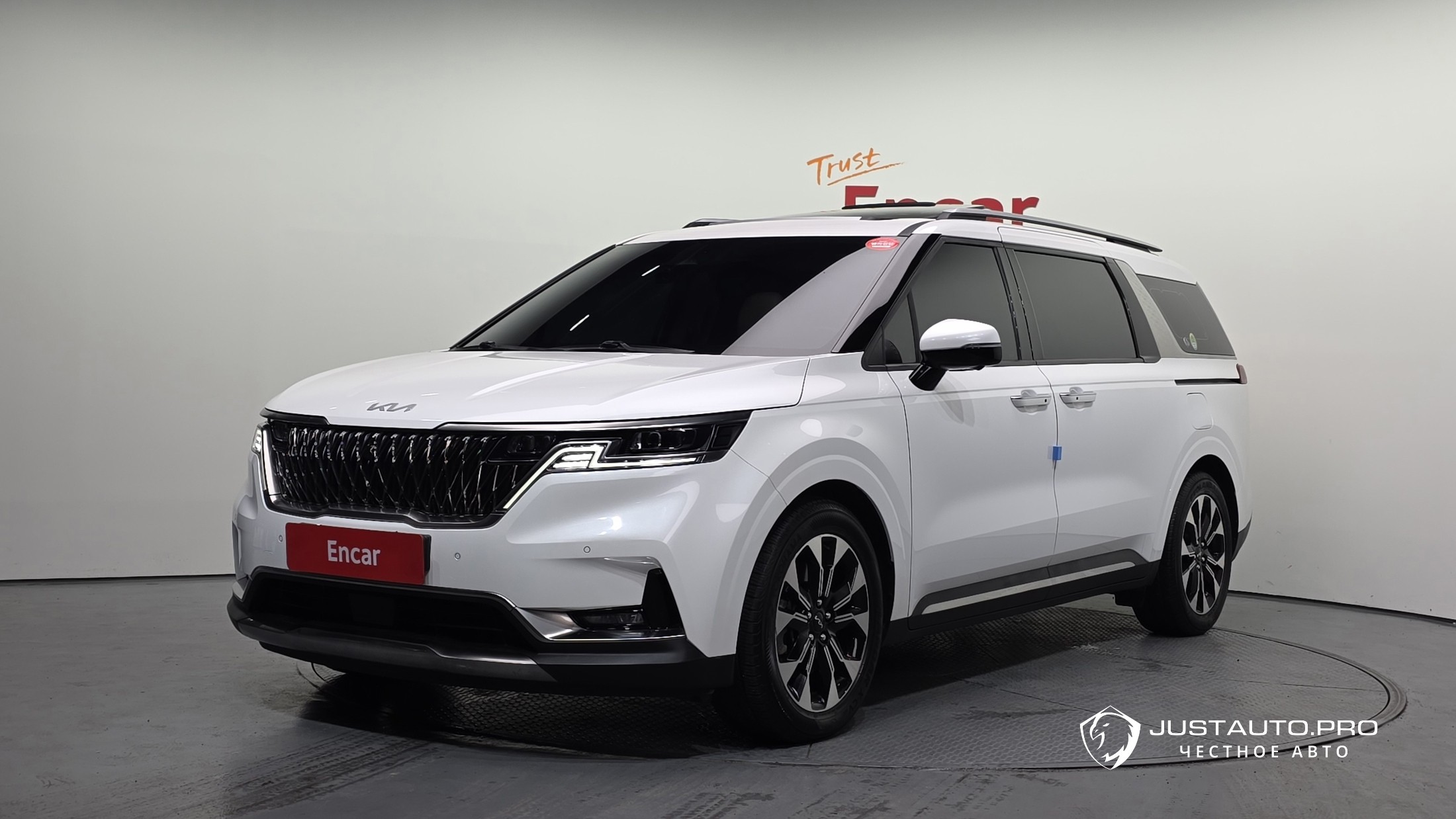 Автомобиль Kia Canival